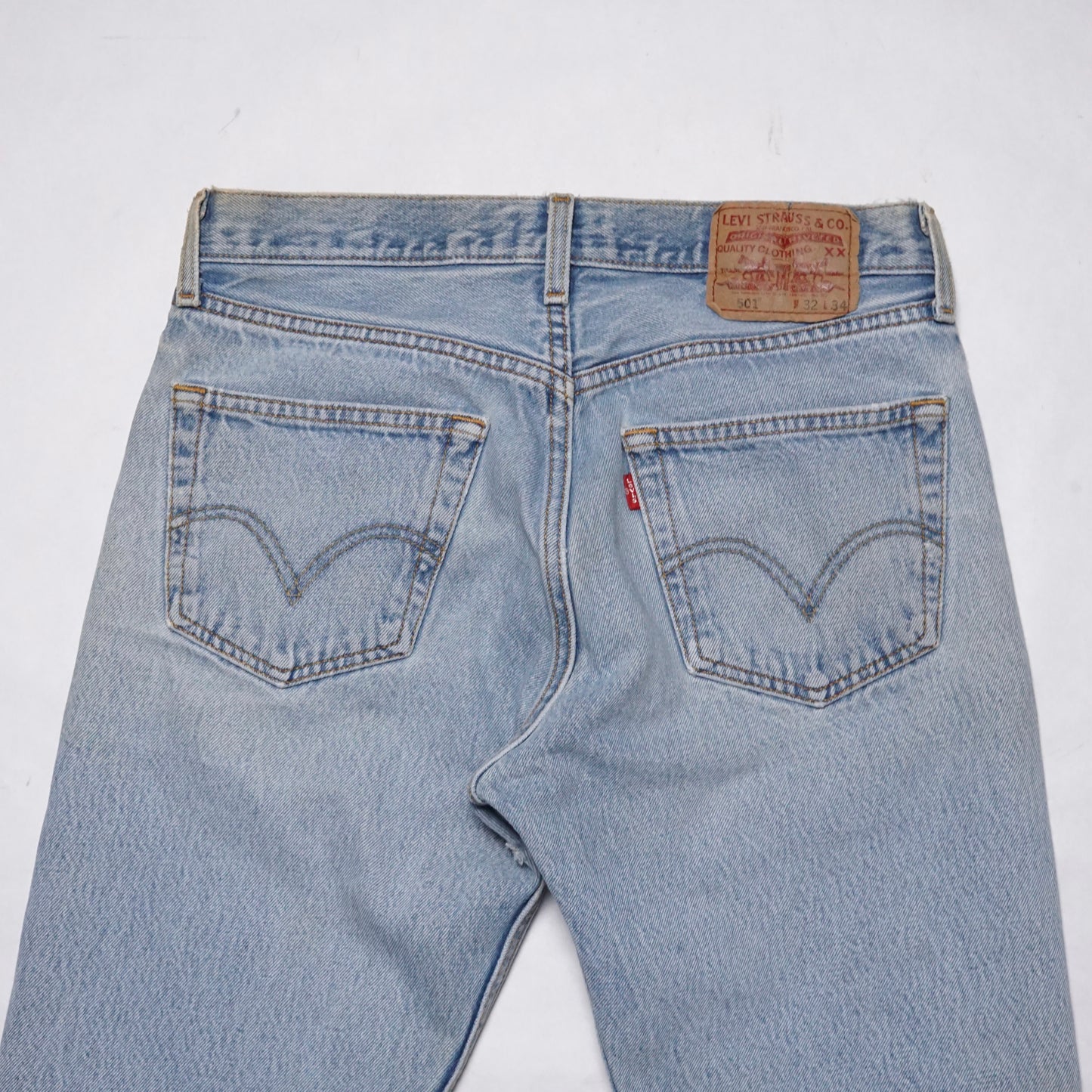 2000s Levi 501 "Light Wash" Size: 30W/31L
