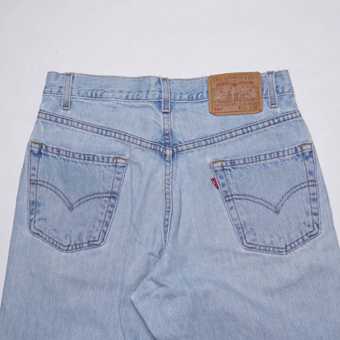 1990s Levi 550 "Light Wash" Size: 31W/32L