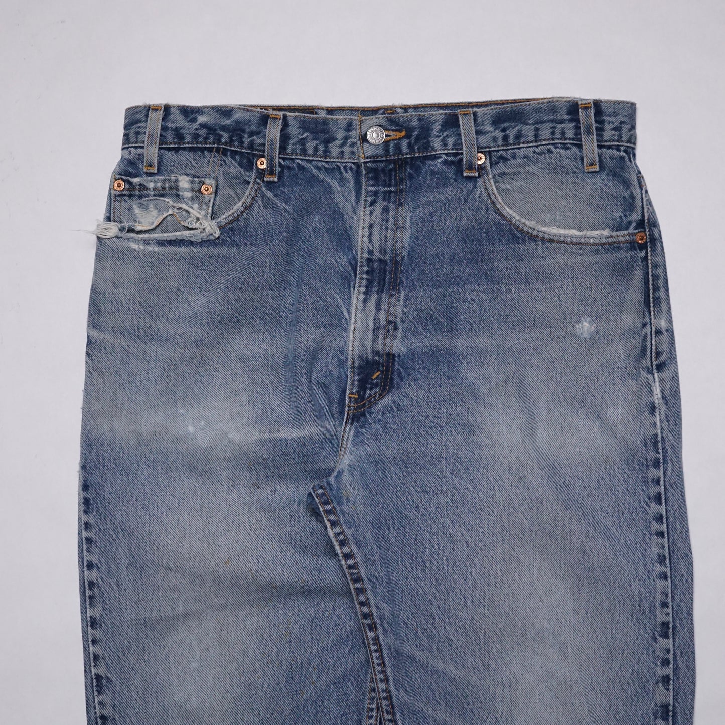 1990s Levi 505 “Light Wash” Size: 36W/32L