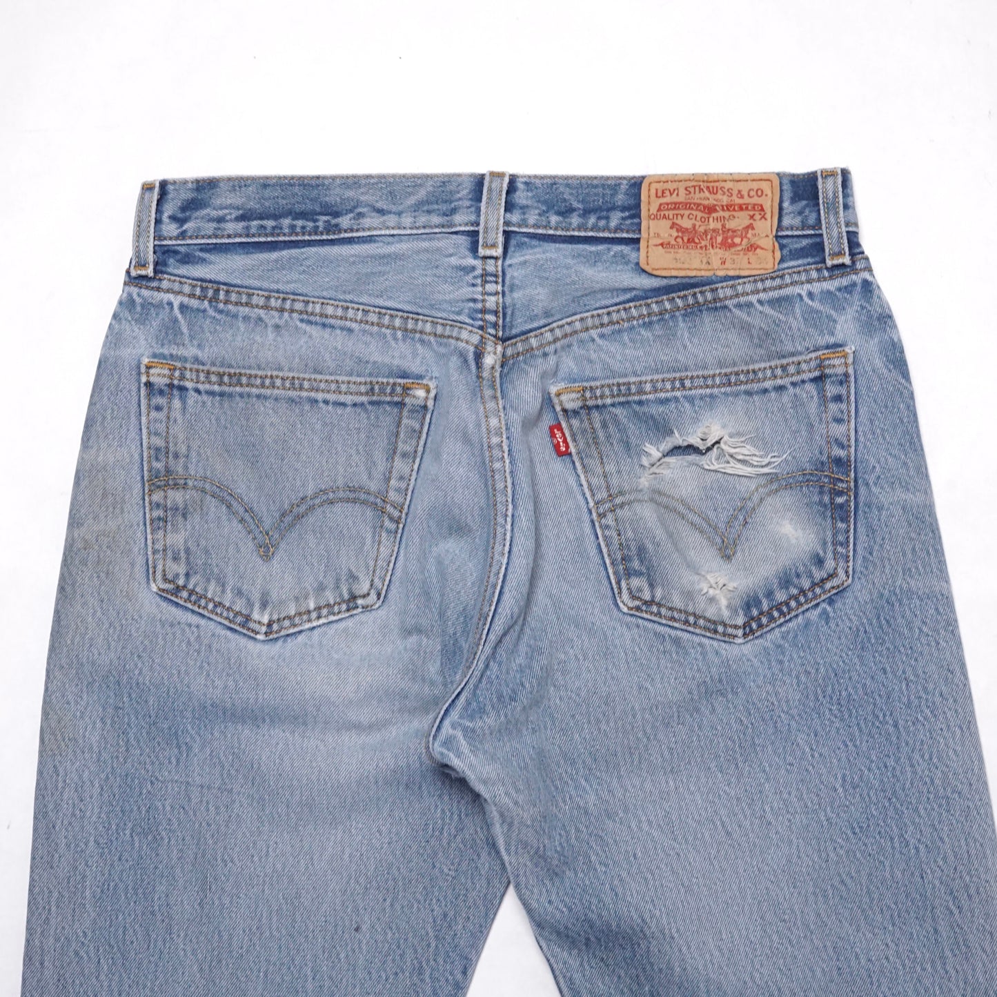 1990s Levi 501 "Thrashed" Size: 31W/32L