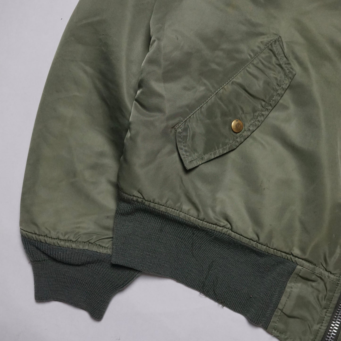 1990s Military L-2B Bomber Jacket Size: L/XL
