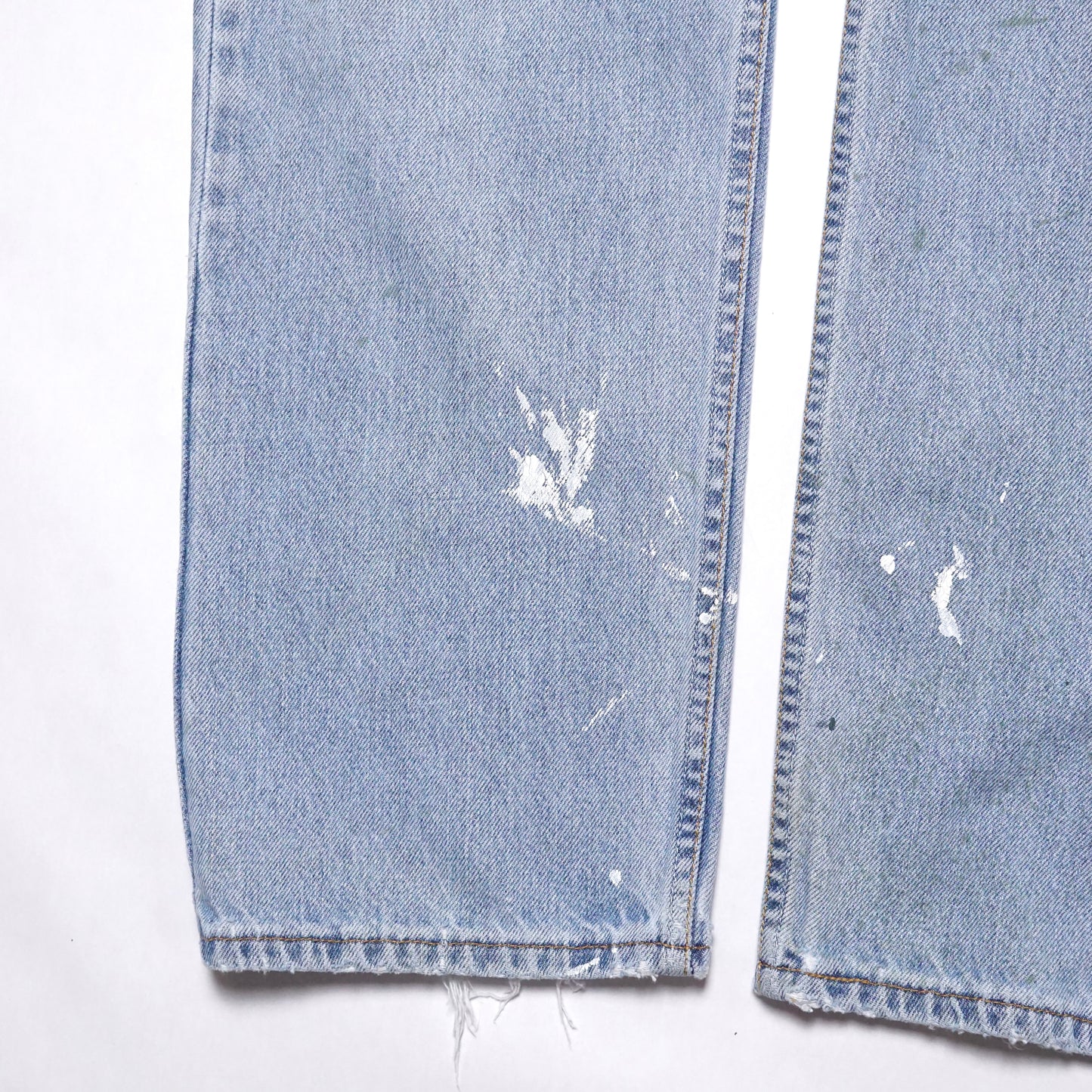 2000s Levi 505 "Paint Splatter" Size: 33W/32L