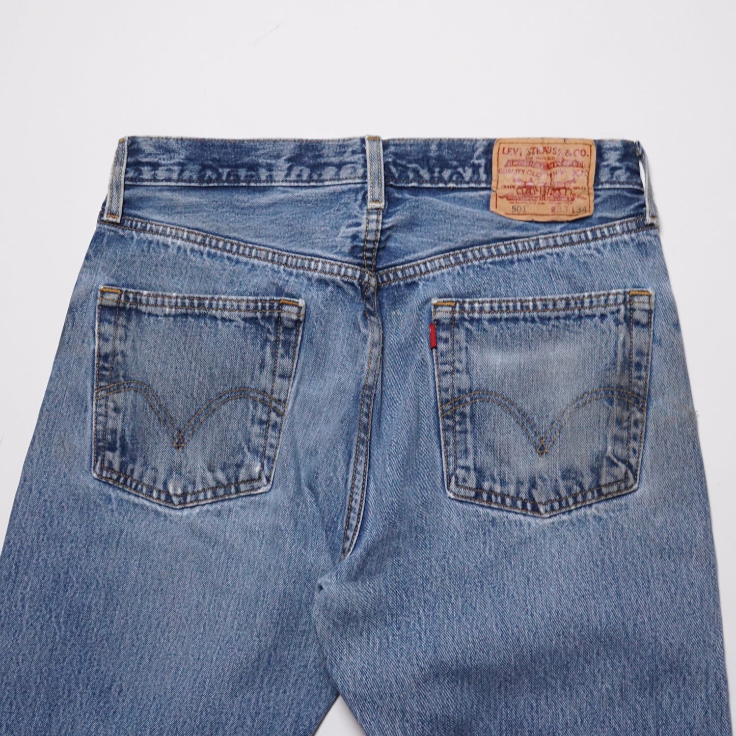 2000s Levi 501 "Distressed" Size: 31W/30L