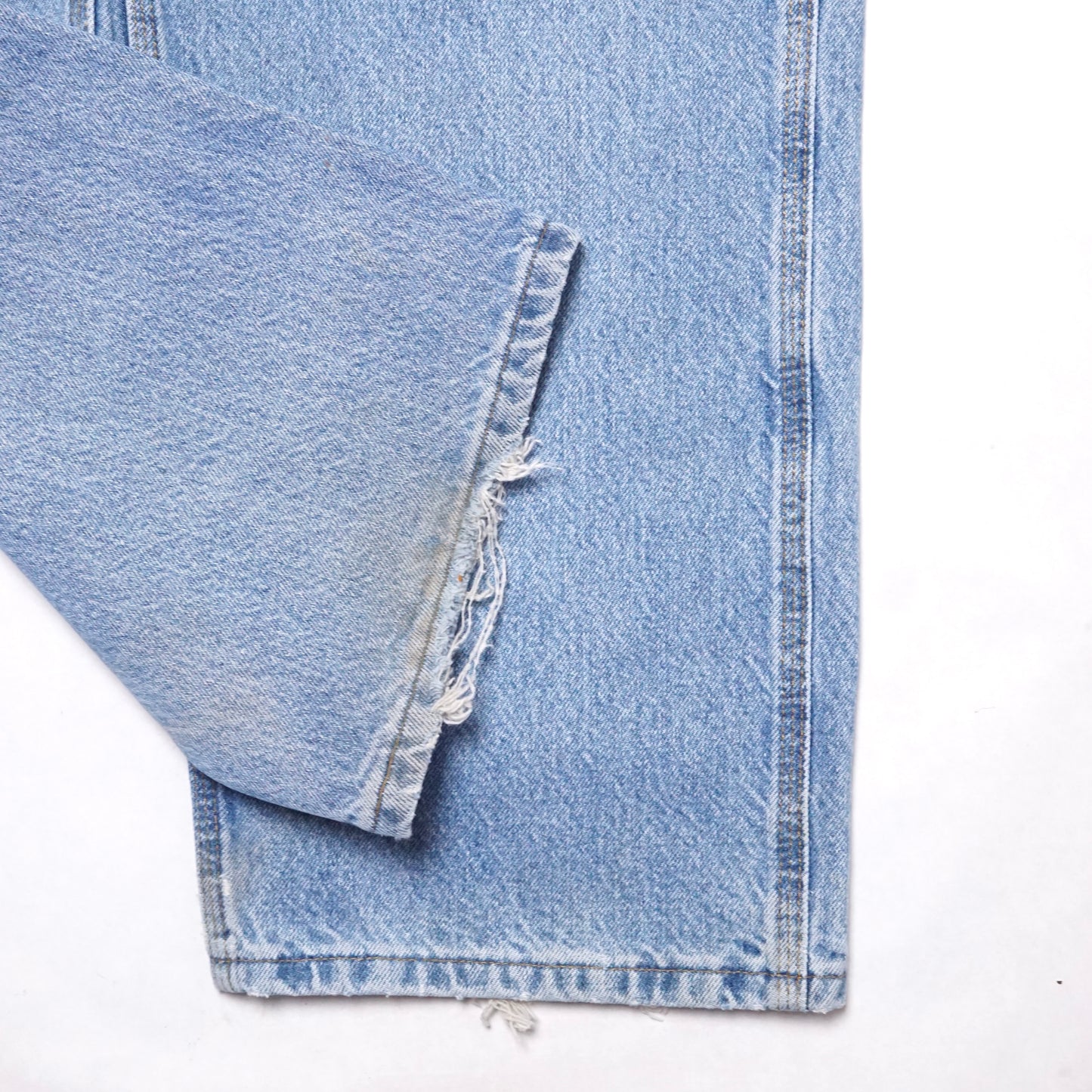 2000s Carhartt Denim “Light Wash” Size: 37W/30L