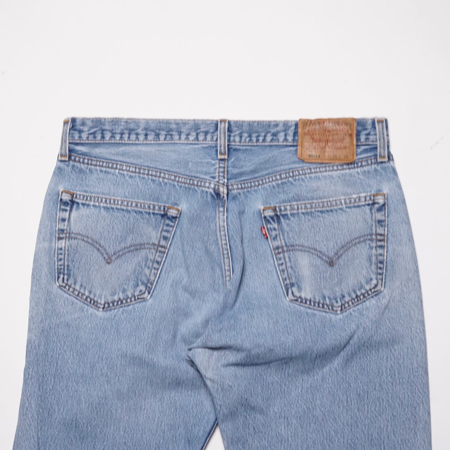 1990s Levi 501 "Light Wash" Size: 35W/33L