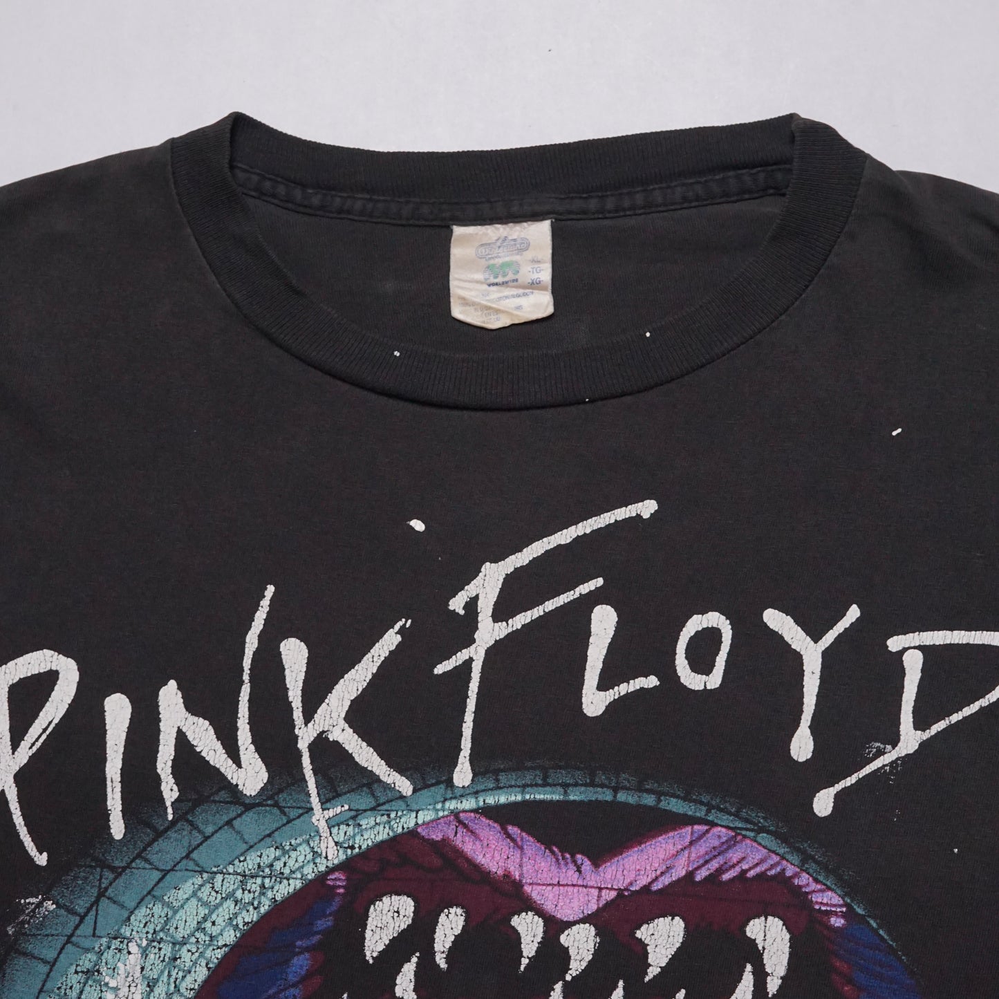 1990s Pink Floyd “The Wall” Size: XL