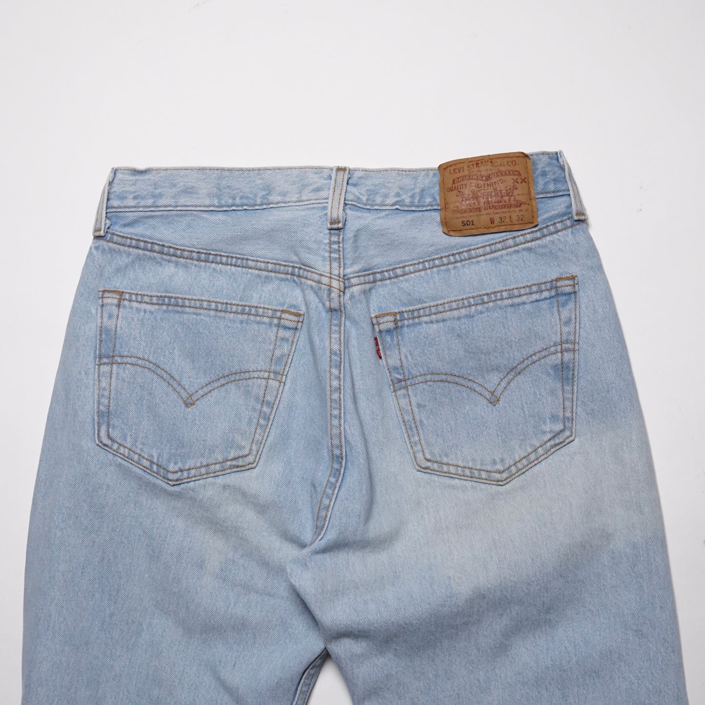 1990s Levi 501 “Light Wash” Size: 31W/32L