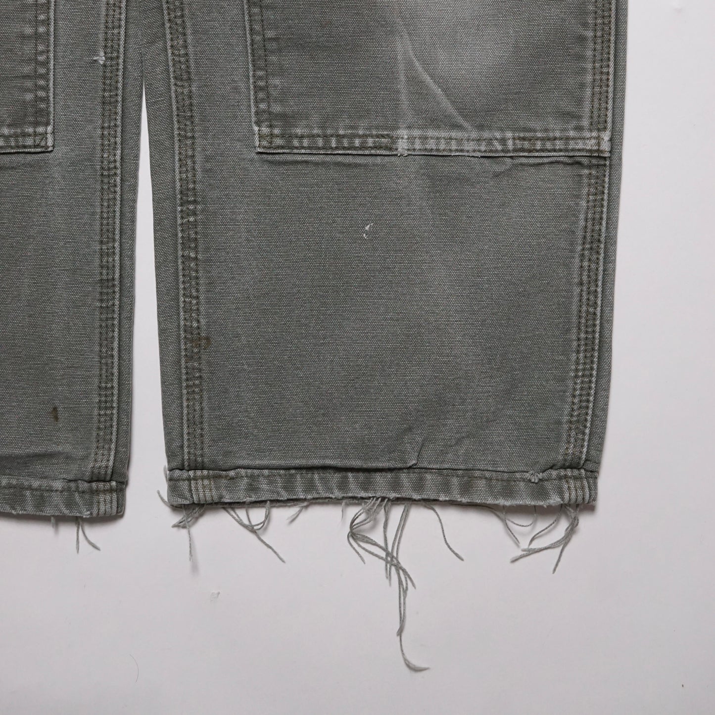 2000s Carhartt Double Knee “Olive” Size: 31W/27L