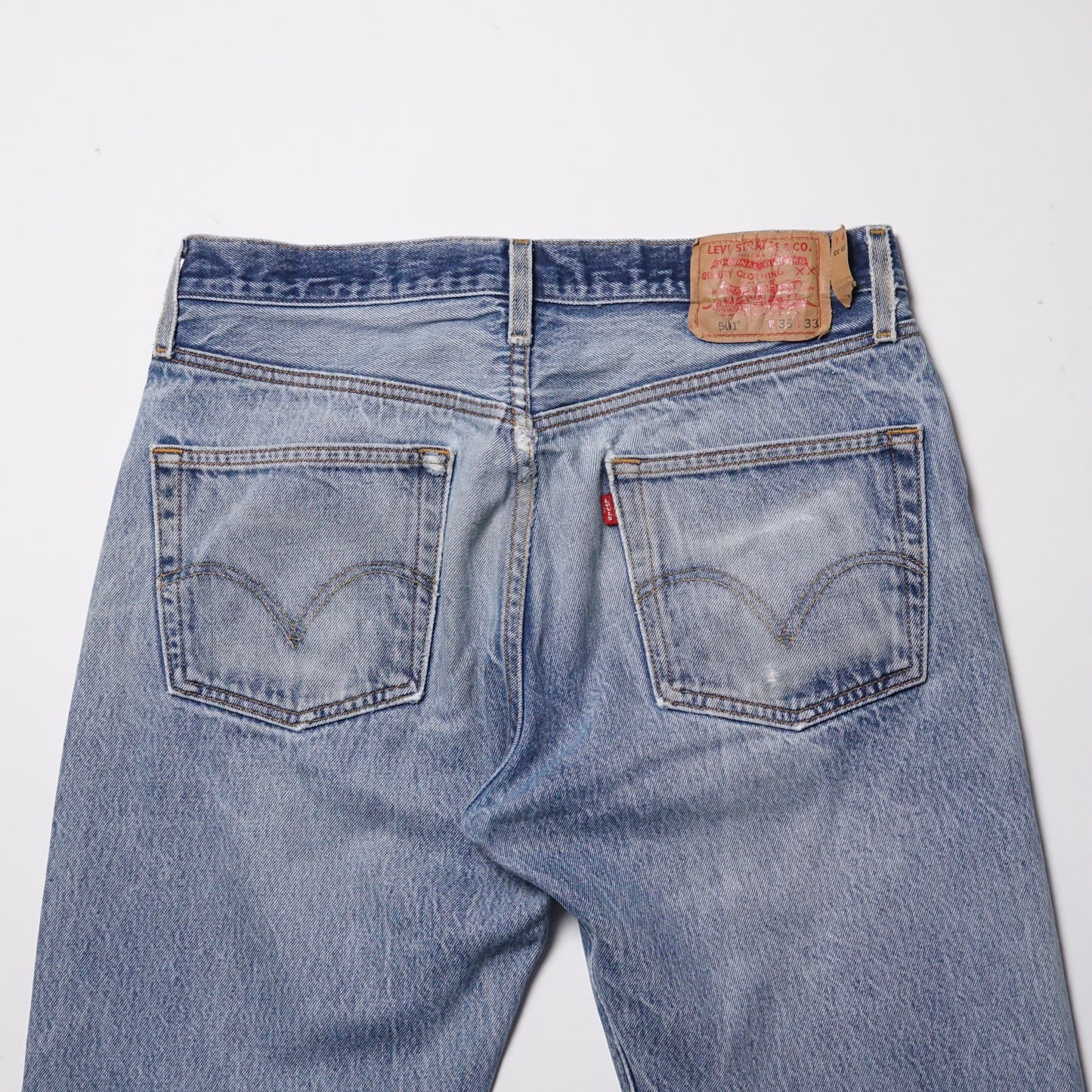 2000s Levi 501 “Distressed” Size: 33W/31L