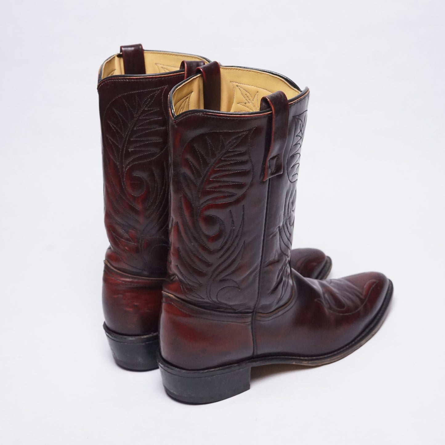 1970s Cowboy Boot “ Black Cherry” Size: 9.5M