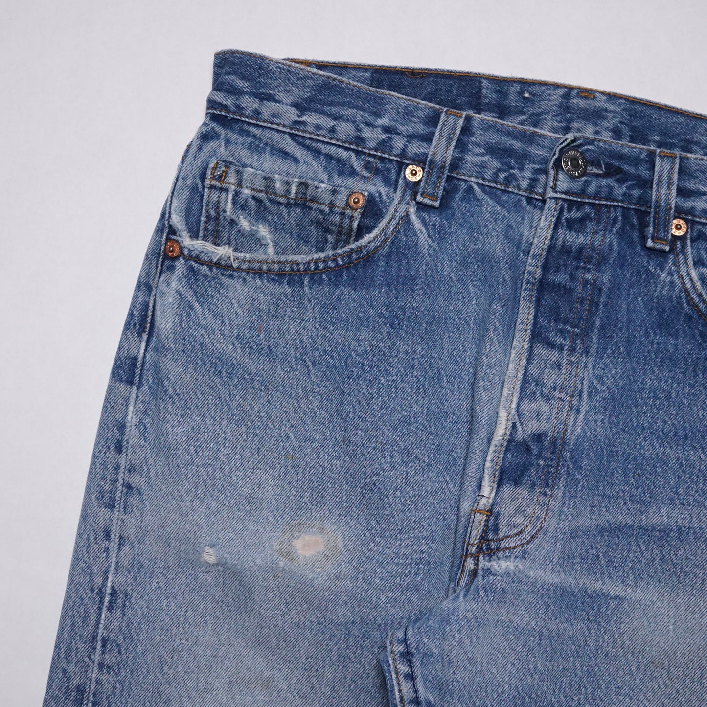 1980s Levi 501 “Distressed” Size: 32W/31L