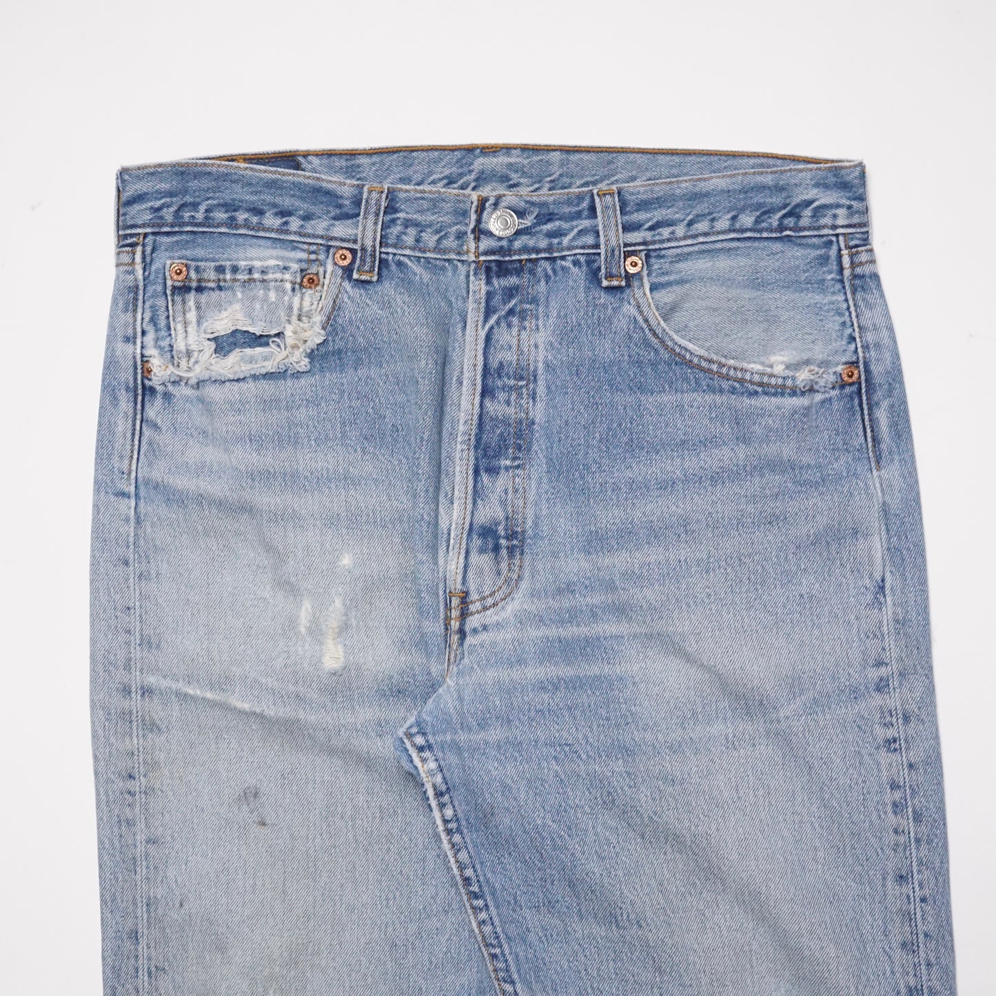 1990s Levi 501 "Light Wash" Size: 33W/35L