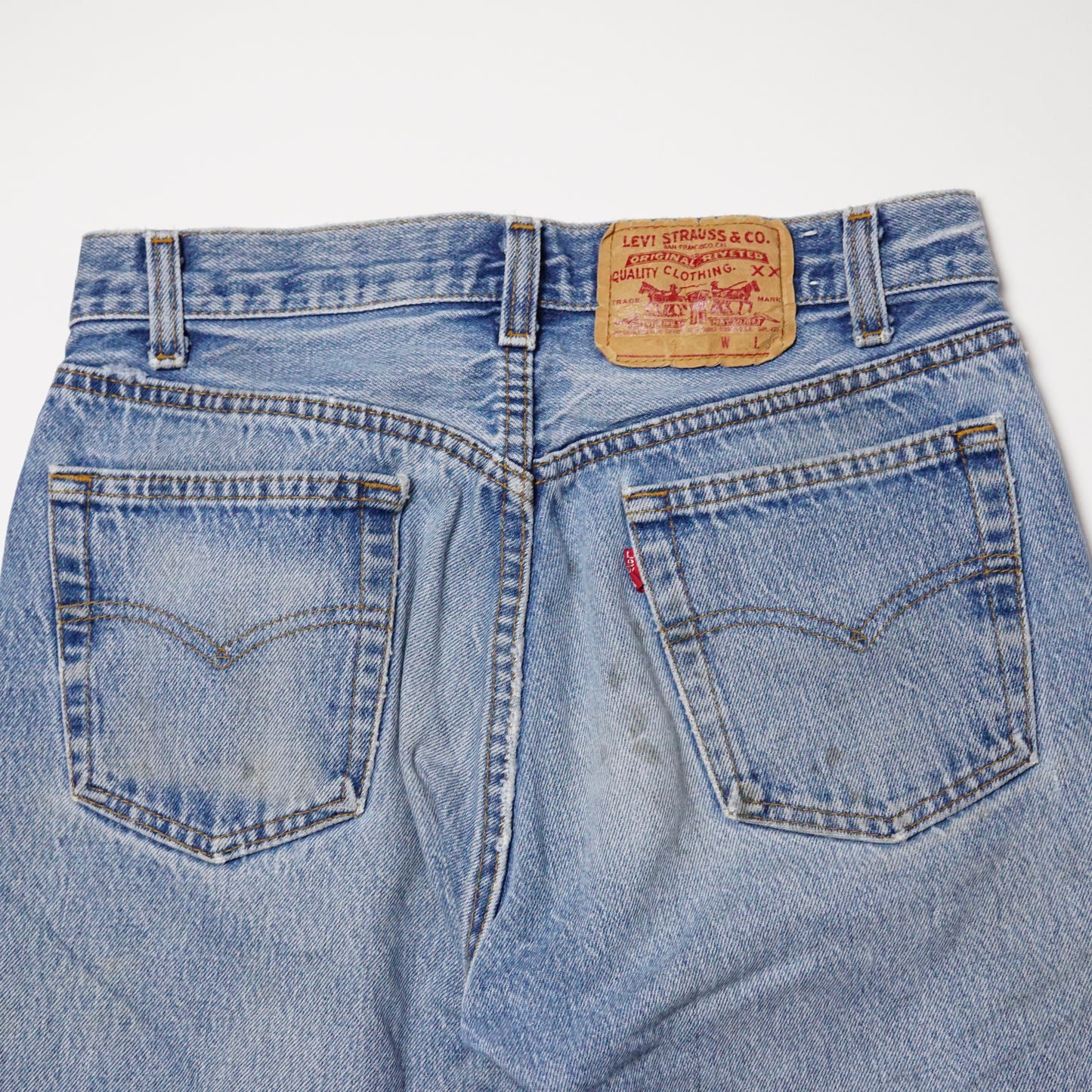 1980s Levi 501 "Stone" Size: 28W/32L