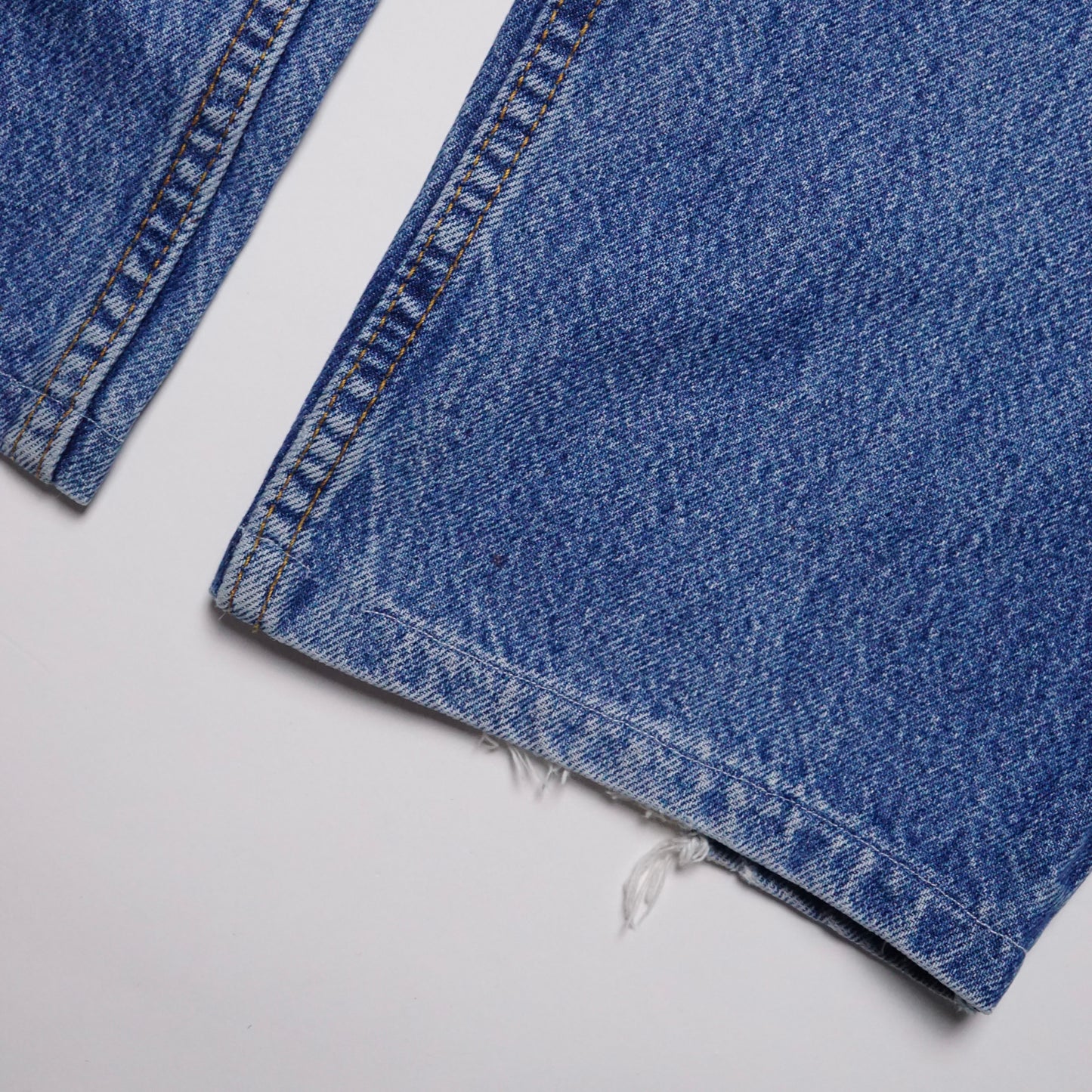 1990s Levi 550 "Stone" Size: 31W/28L
