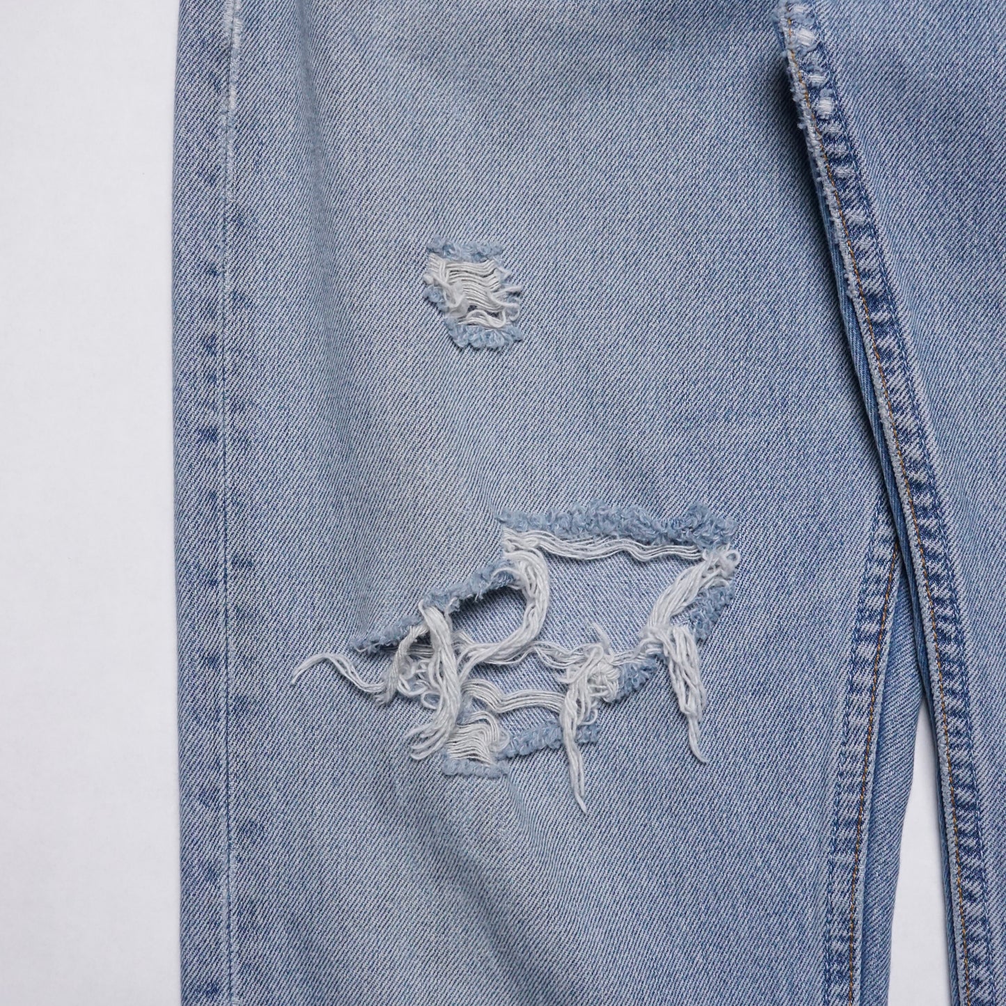 1990s Levi 501 "Distressed" Size: 33W/35L