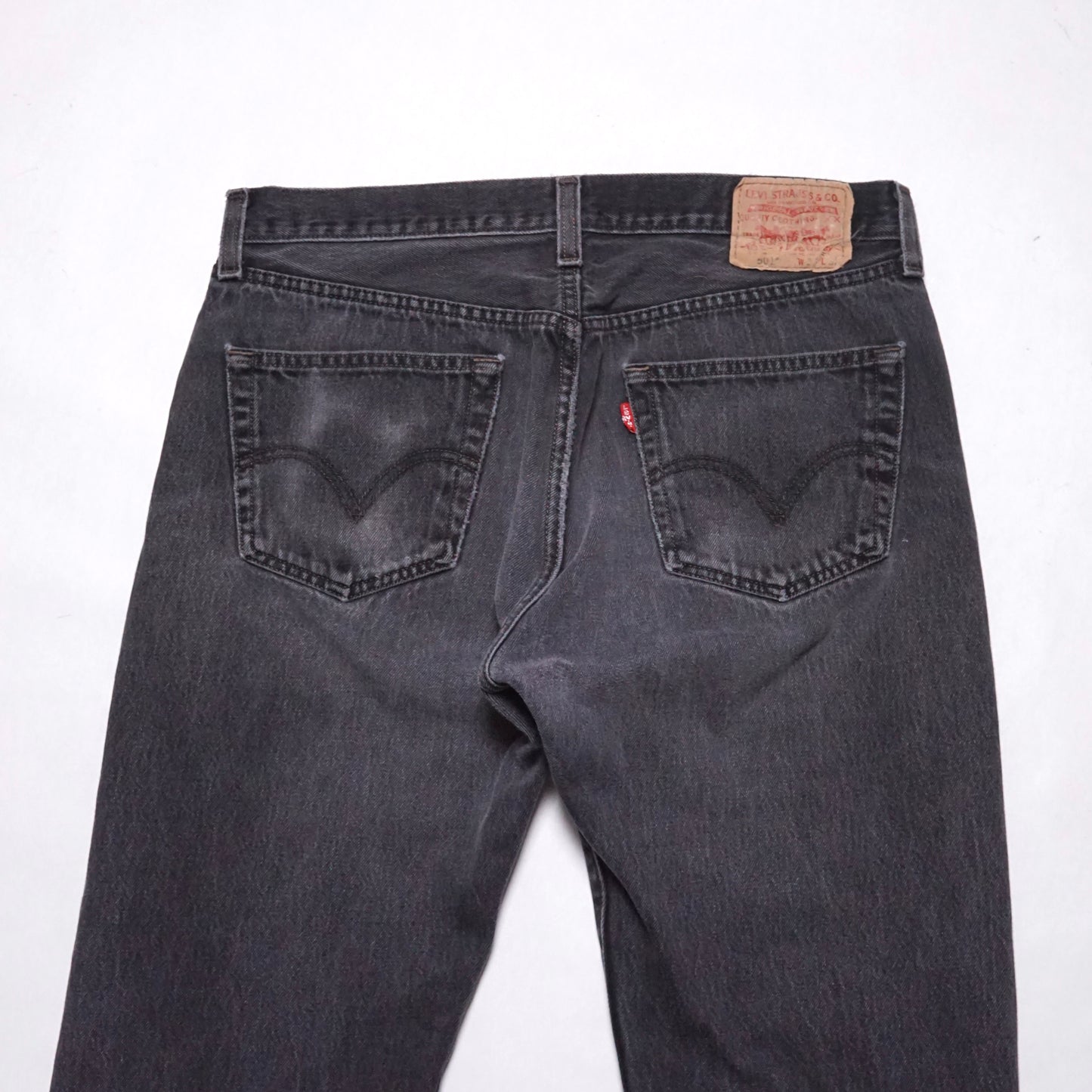 2000s Levi 501 "Faded" Size: 35W/30L