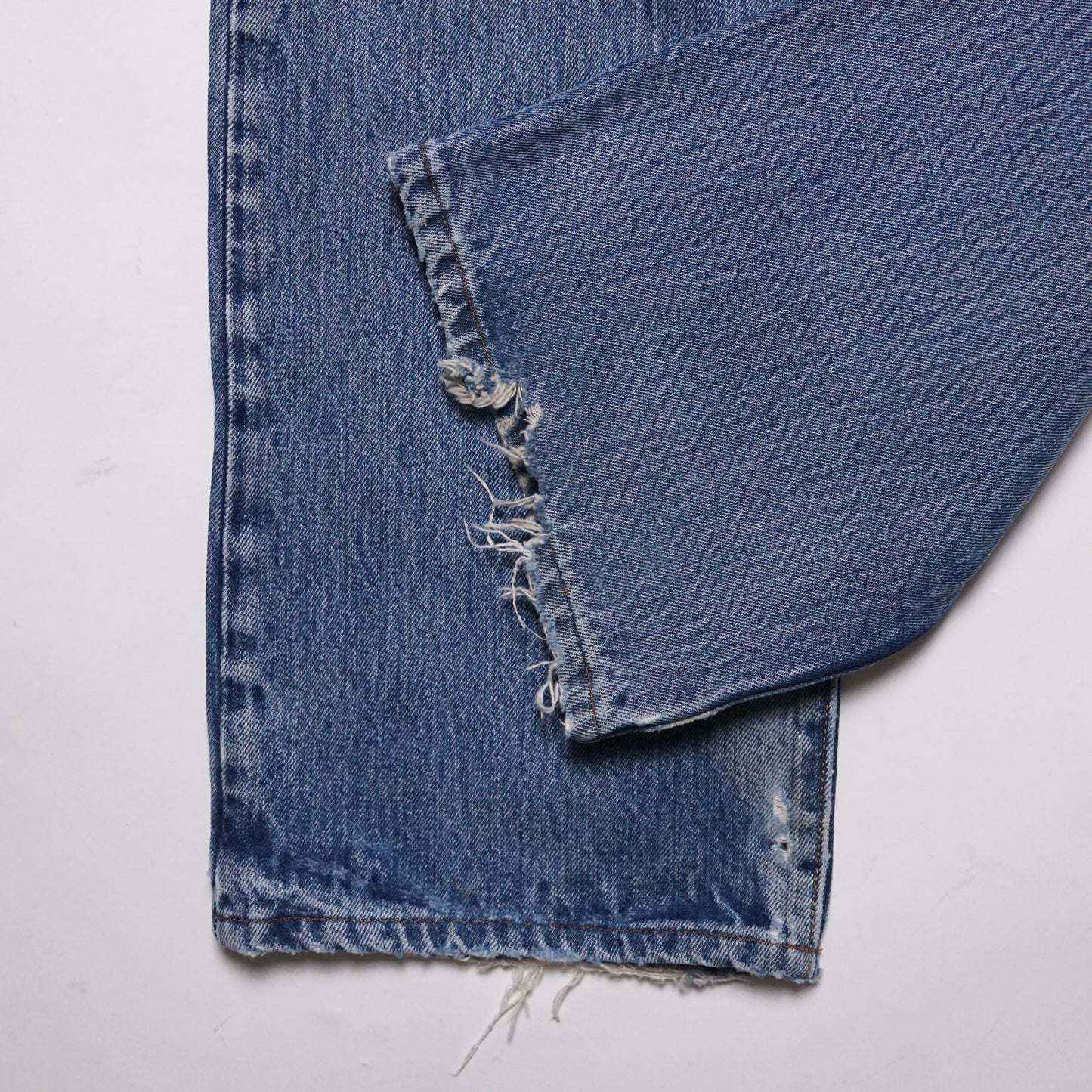 2000s Levi 501 "Distressed" Size: 31W/30L