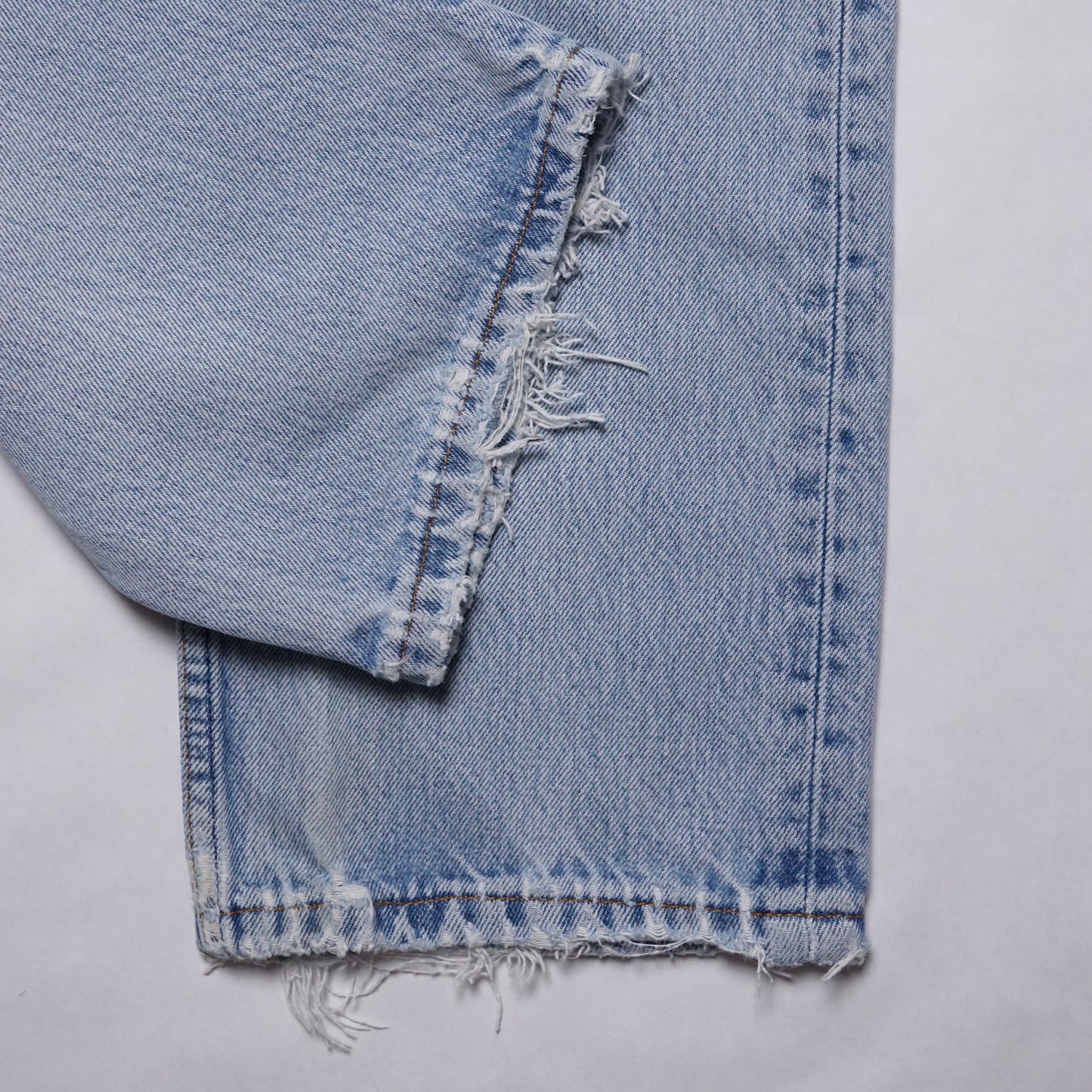 1990s Levi 501 “Light Wash” Size: 31W/30L