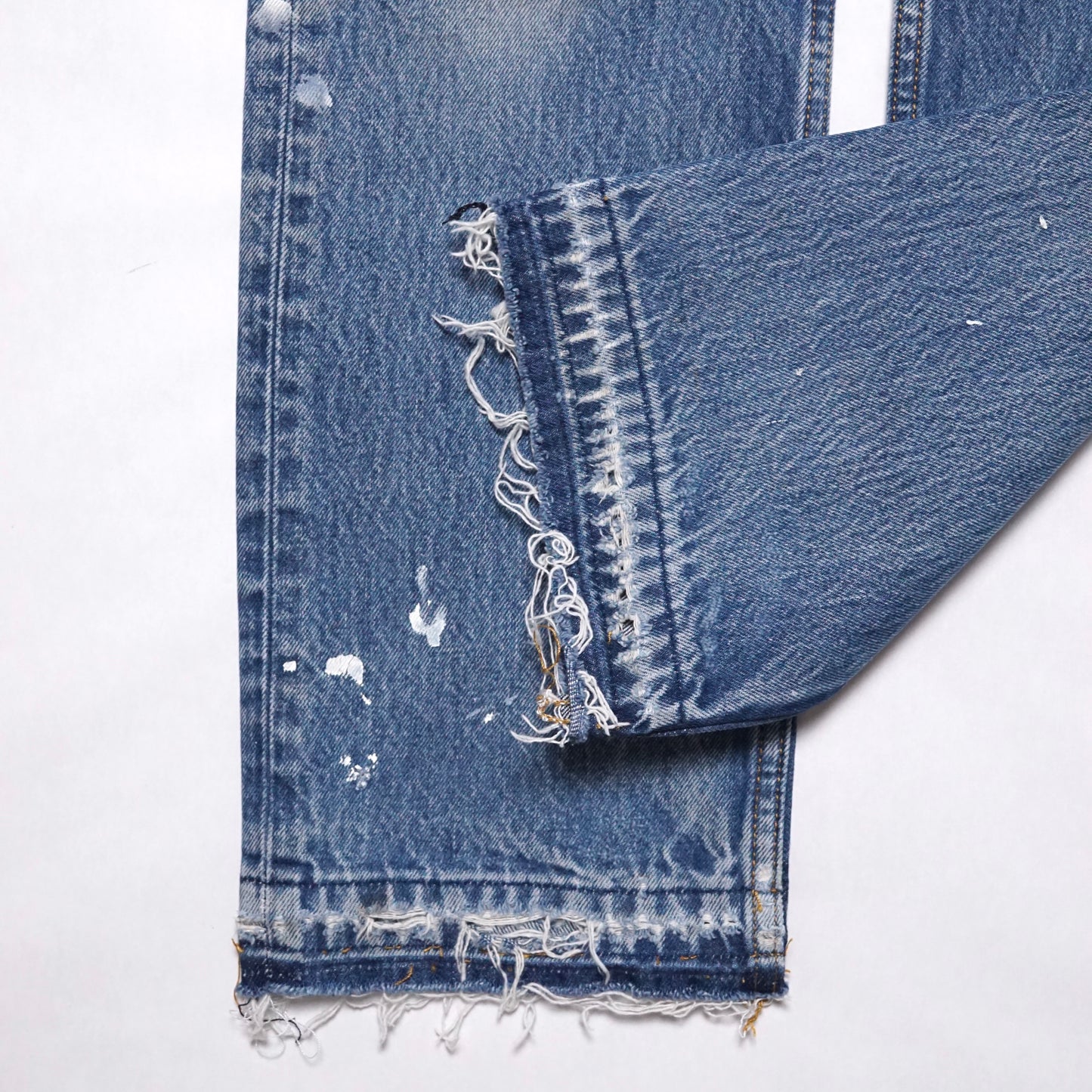2000s Levi 501 “Distressed” Size: 31W/29L