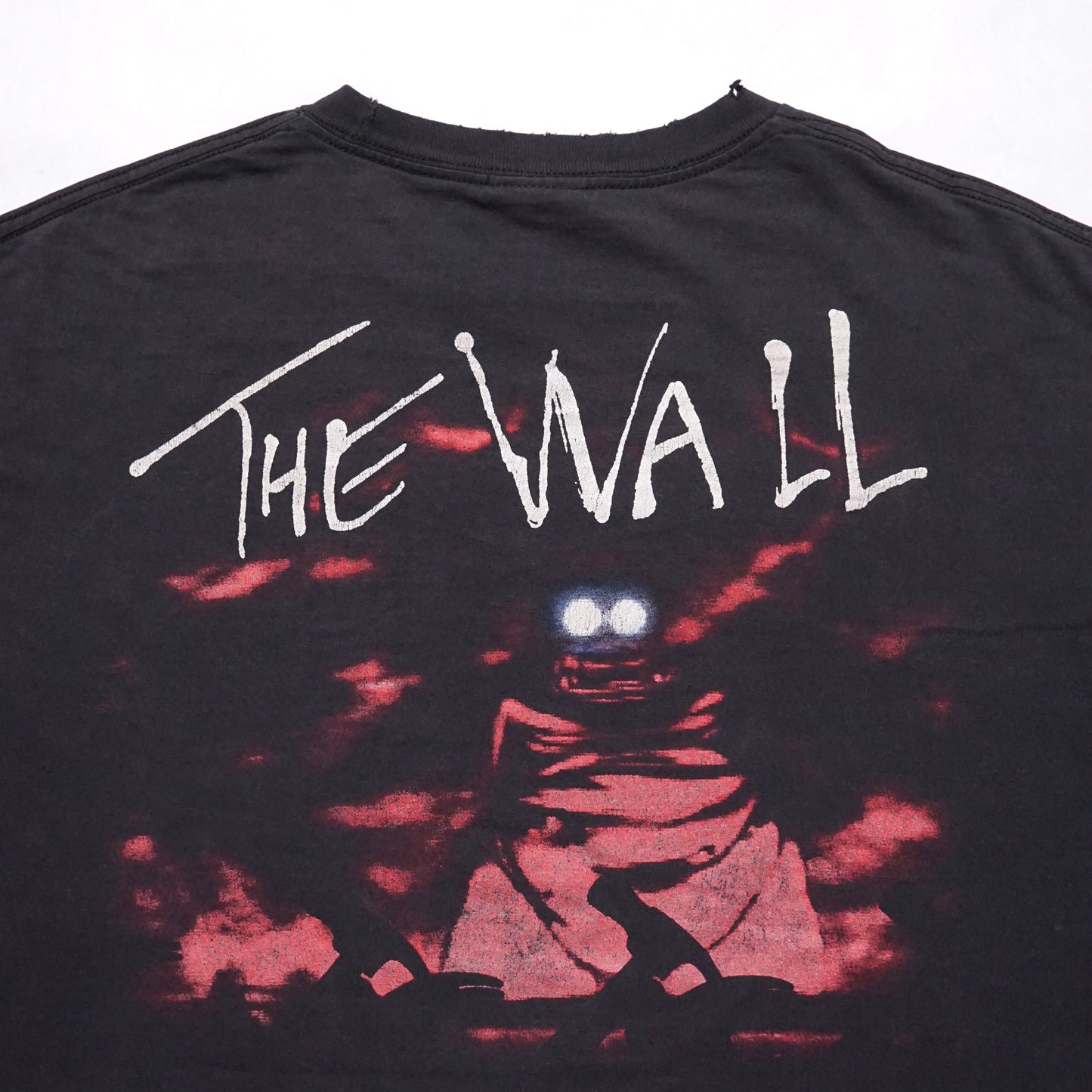 1990s Pink Floyd "Wall" Size: XL