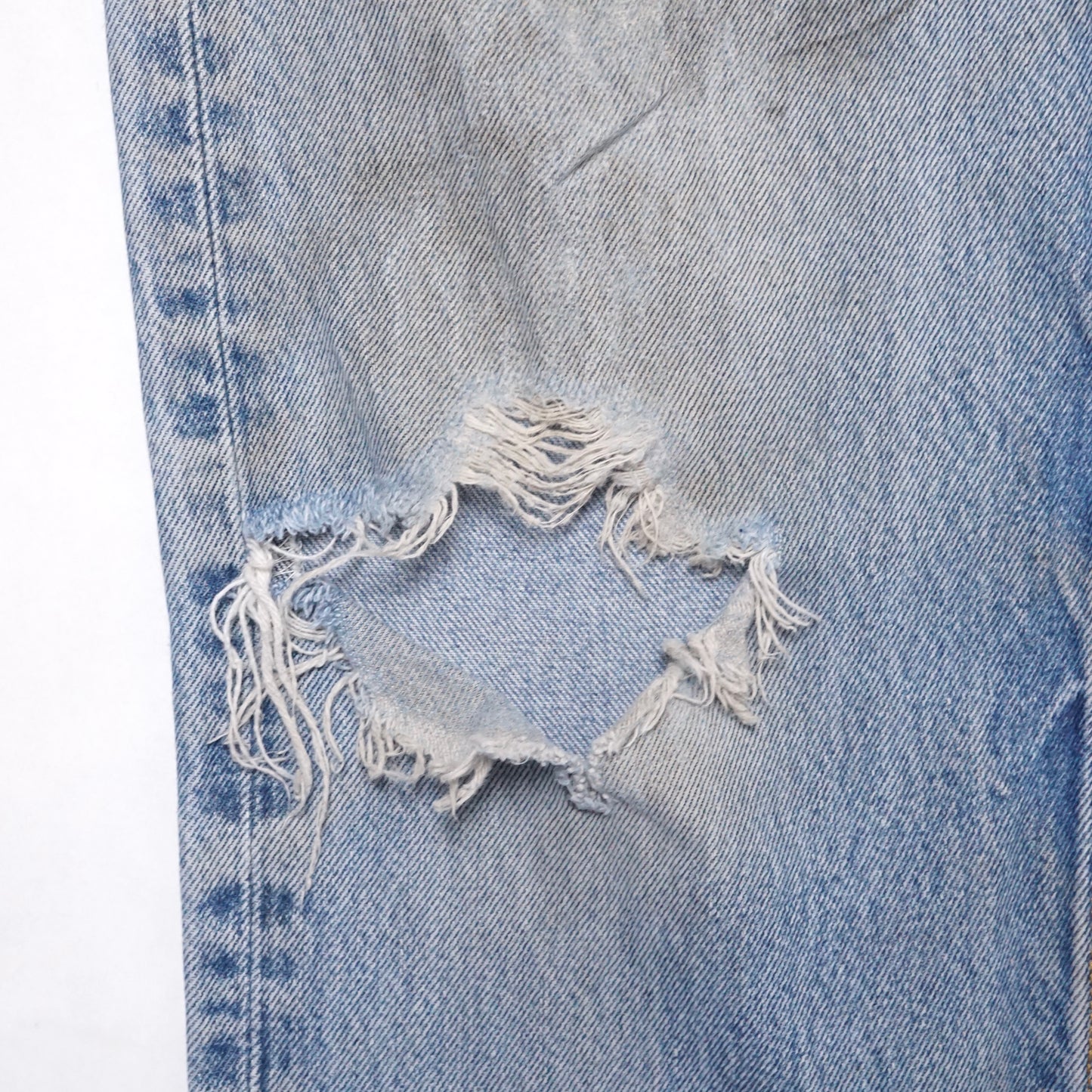 1990s Levi 501 "Thrashed" Size: 31W/32L