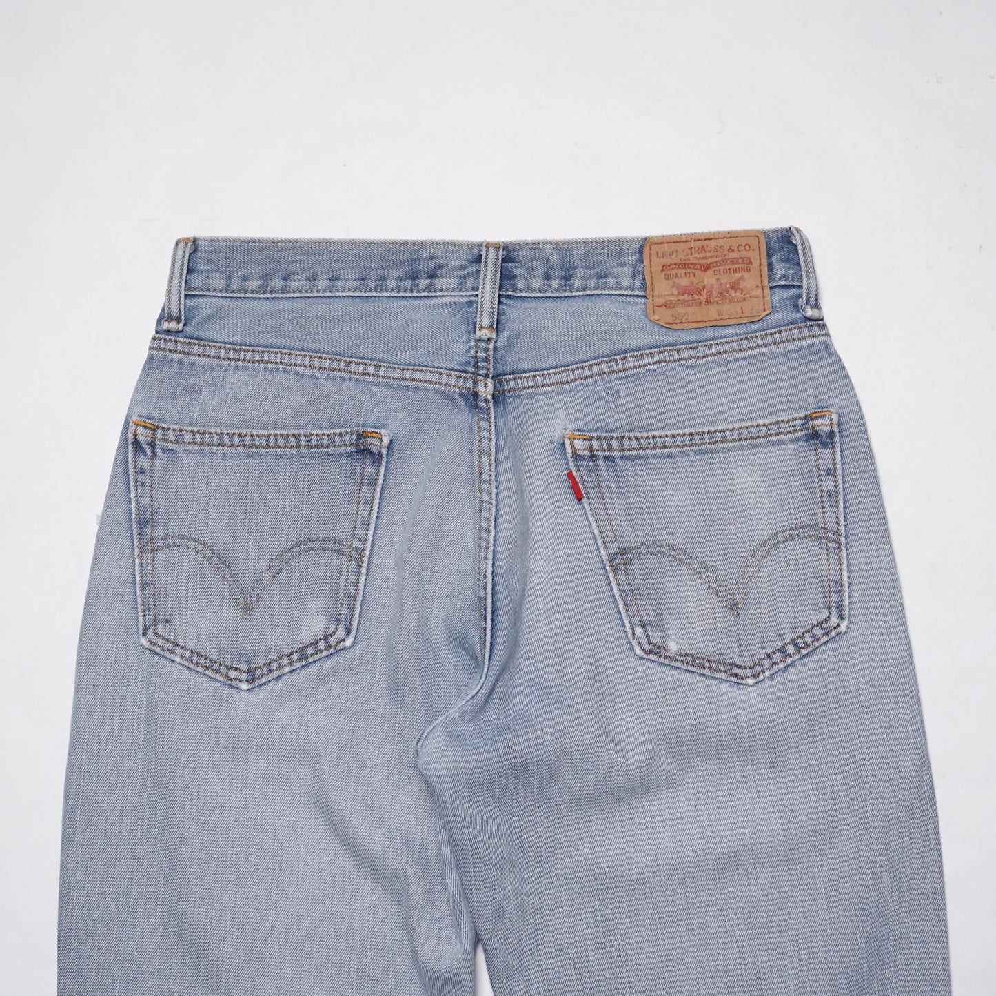2000s Levi 550 "Distressed" Size: 32W/33L