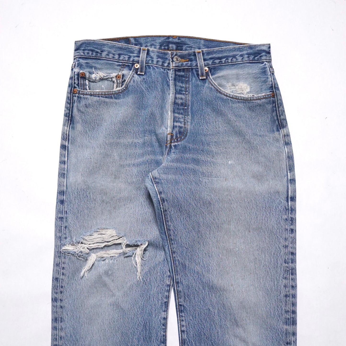 2000s Levi 501 “Distressed” Size: 33W/31L