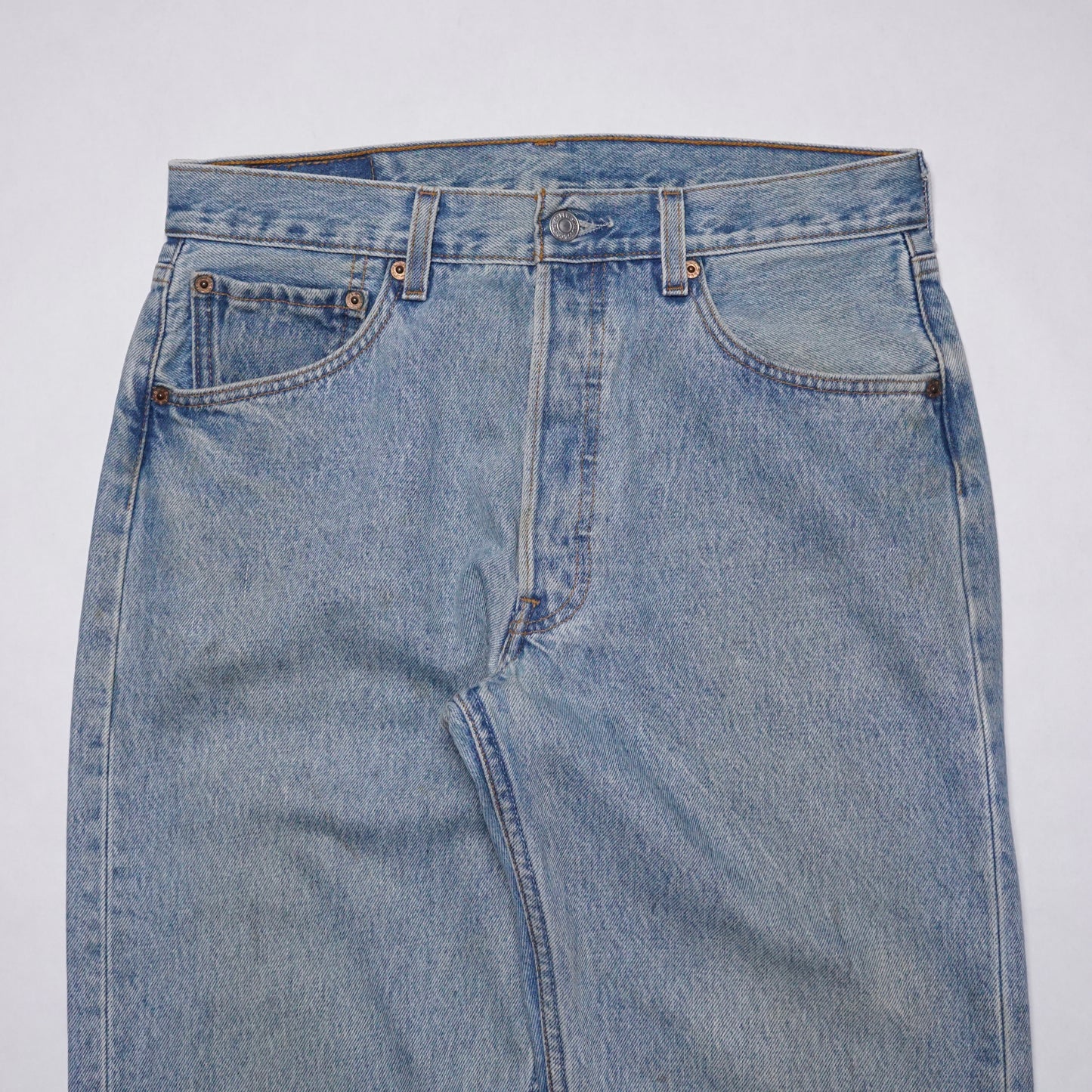 1990s Levi 501 "Light Wash" Size: 31W/34L