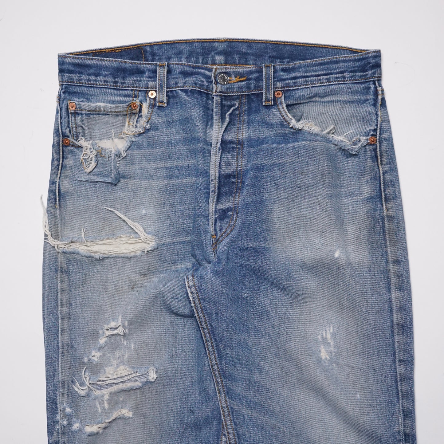 2000s Levi 501 "Thrashed" Size: 32W/33L