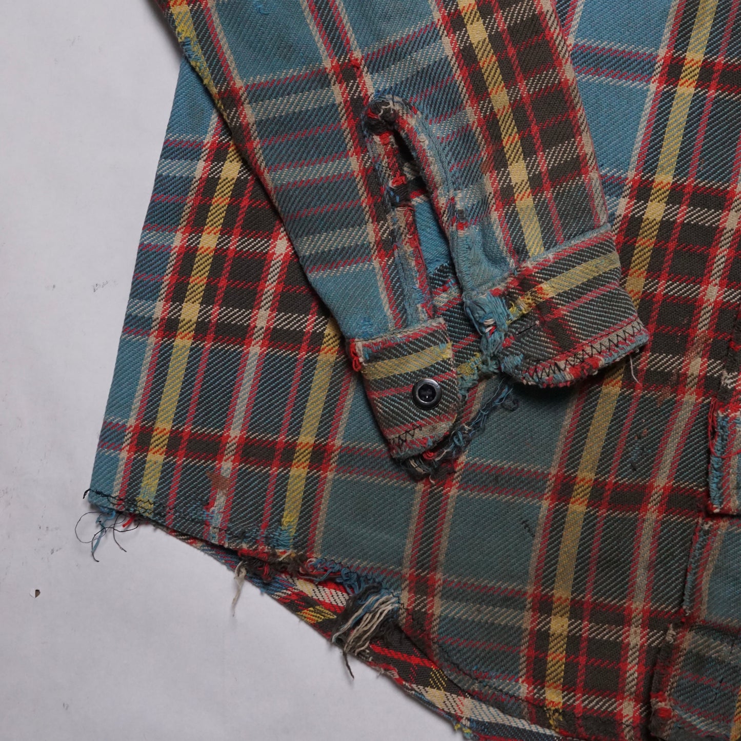 1970s Cotton Flannel "Distressed" Size: L