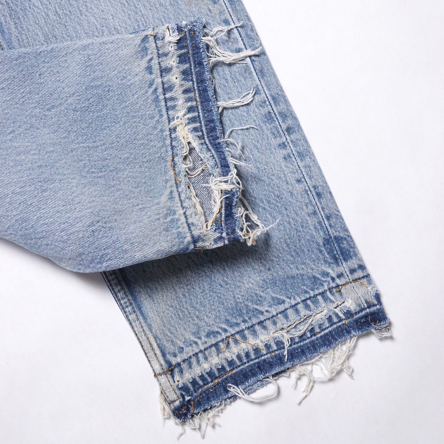 2000s Levi 501 "Distressed" Size: 31W/32L