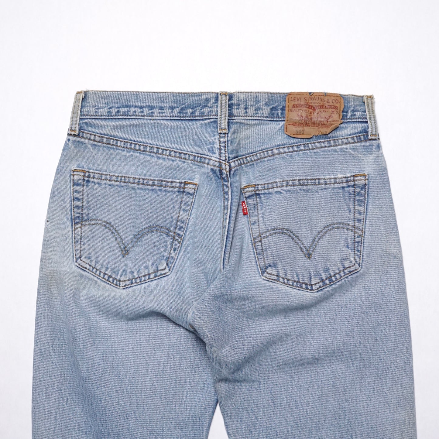 2000s Levi 501 "Distressed" Size: 31W/32L