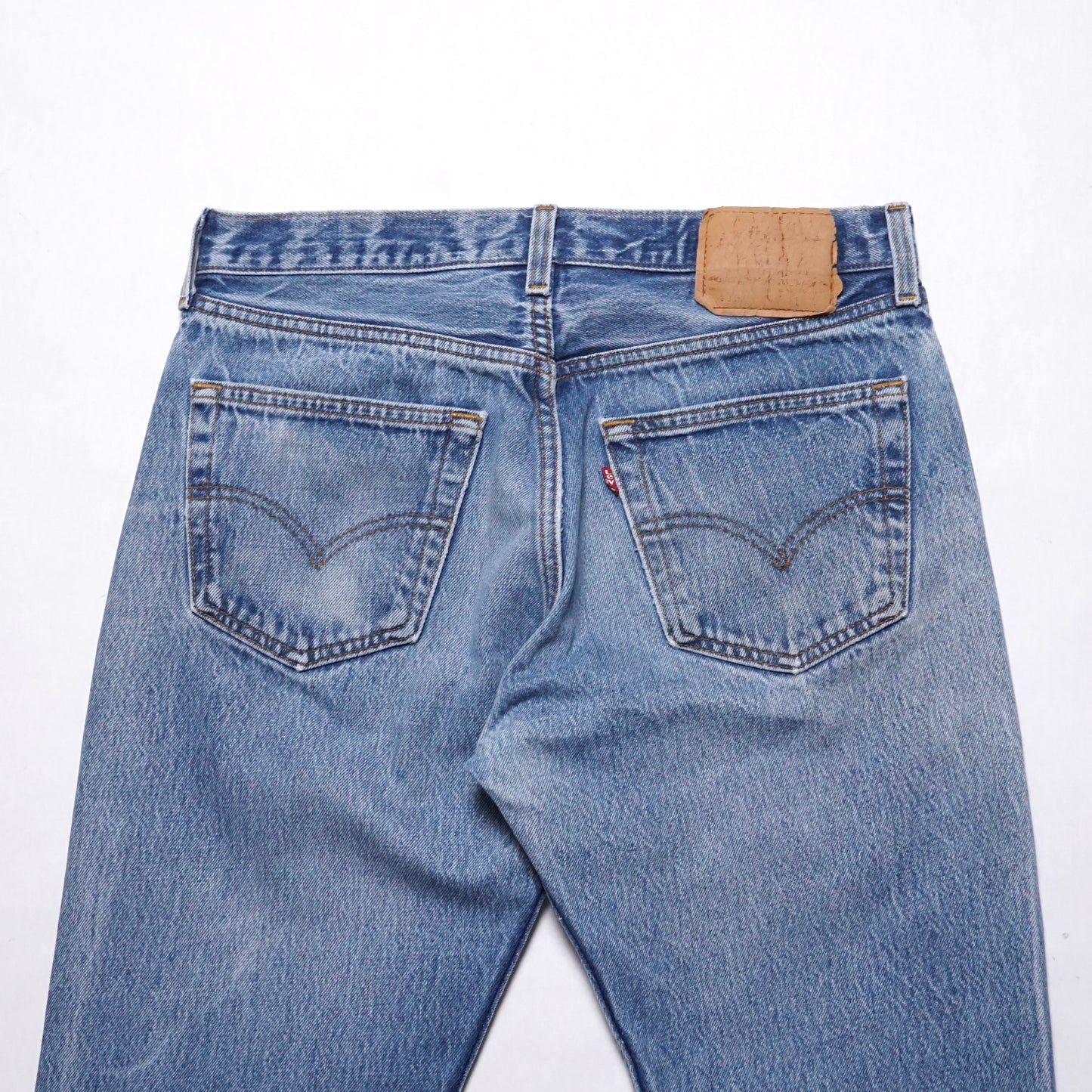 1990s Levi 501 "Light Wash" Size: 32W/28L