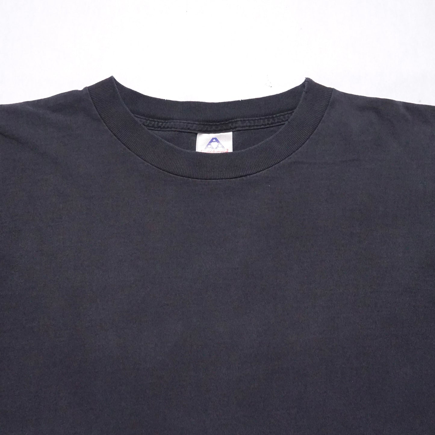 1990s Blank "Thrashed" Size: L/XL