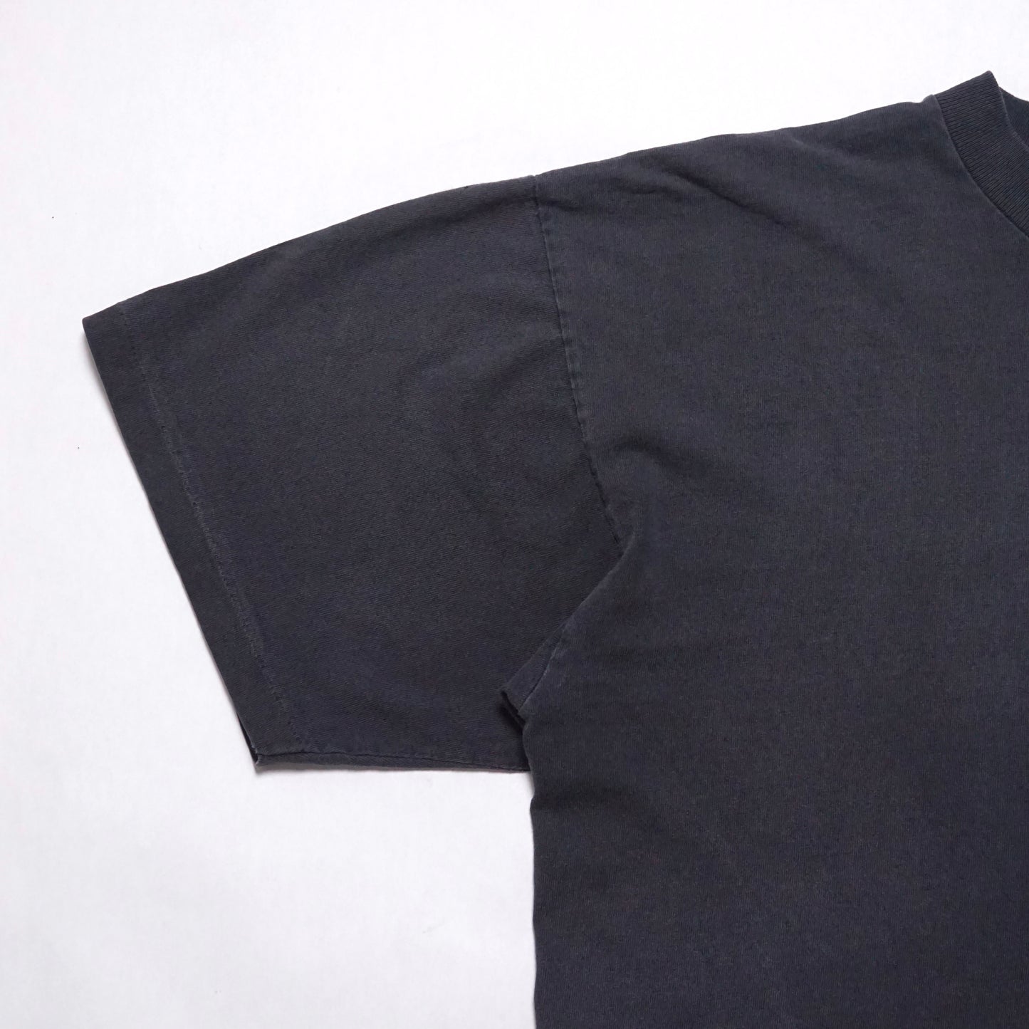 1990s Blank "Thrashed" Size: L/XL