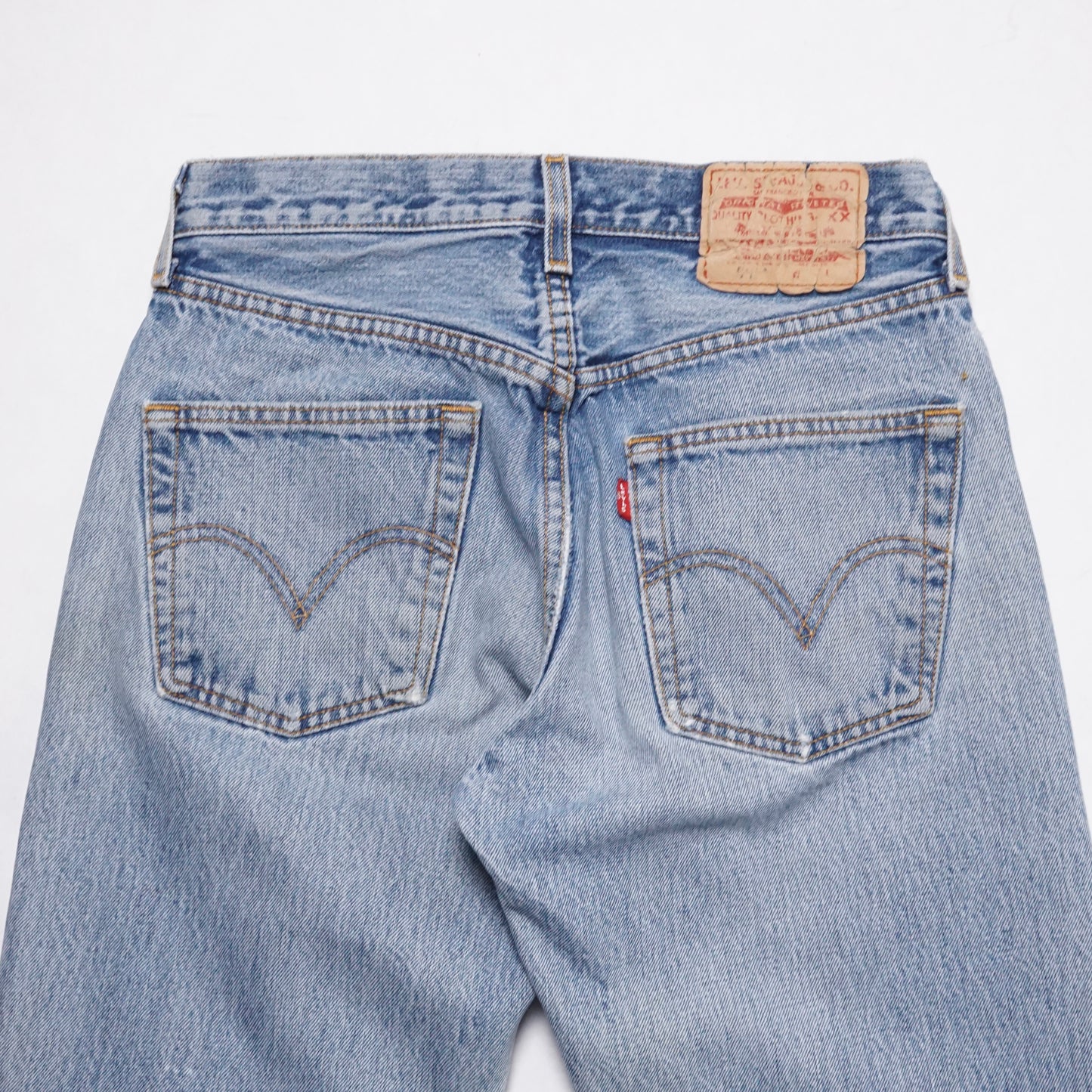 2000s Levi 501 "Distressed" Size: 28W/32L