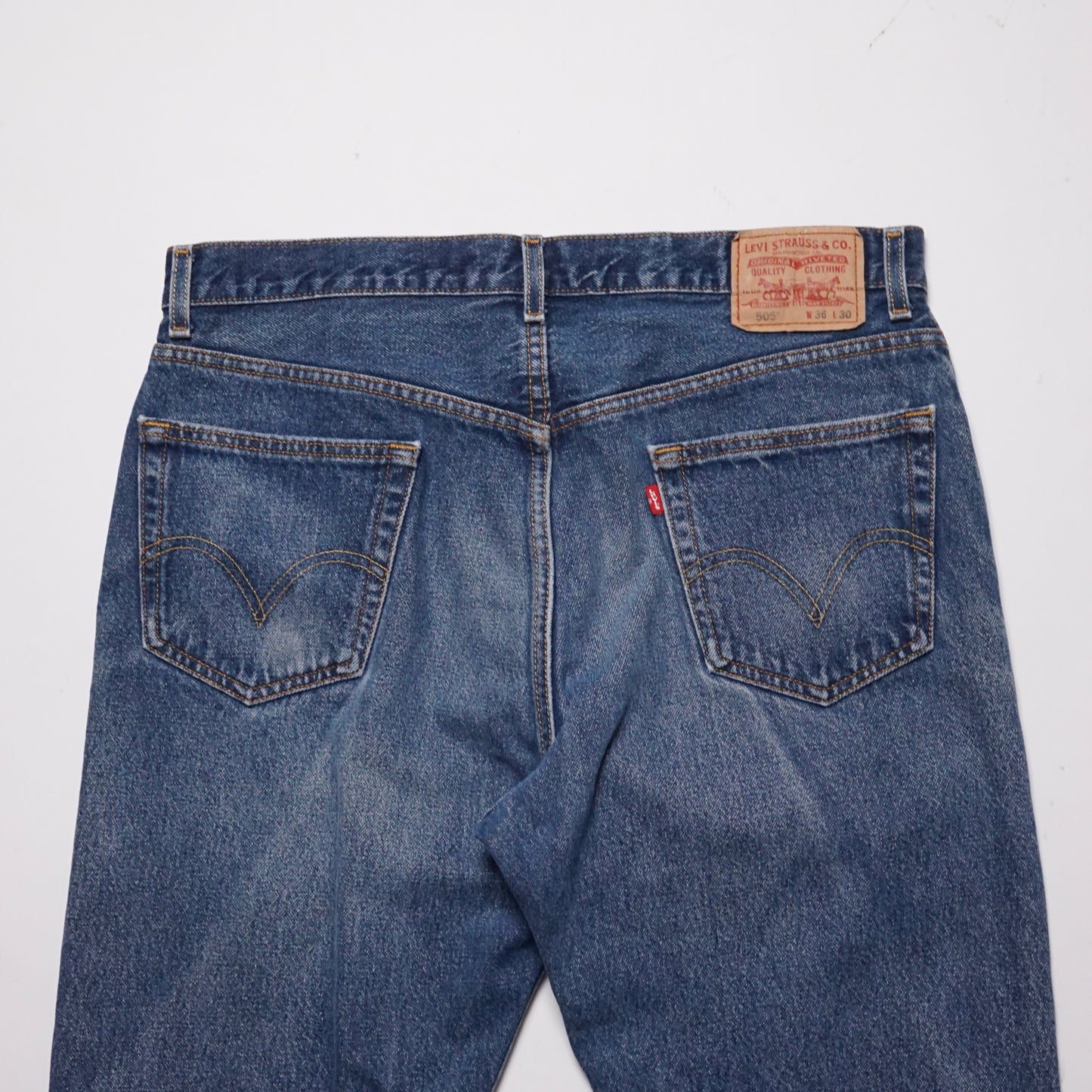 2000s Levi 505 "Faded" Size: 36W/31L