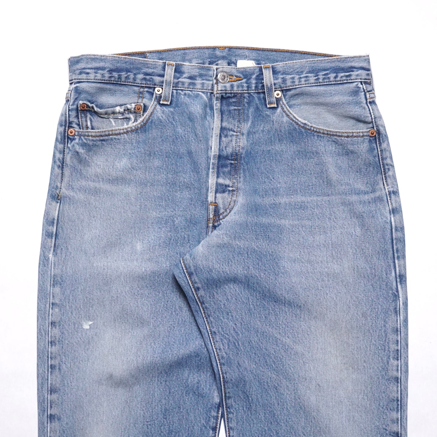 2000s Levi 501 "Light Wash" Size: 33W/28L