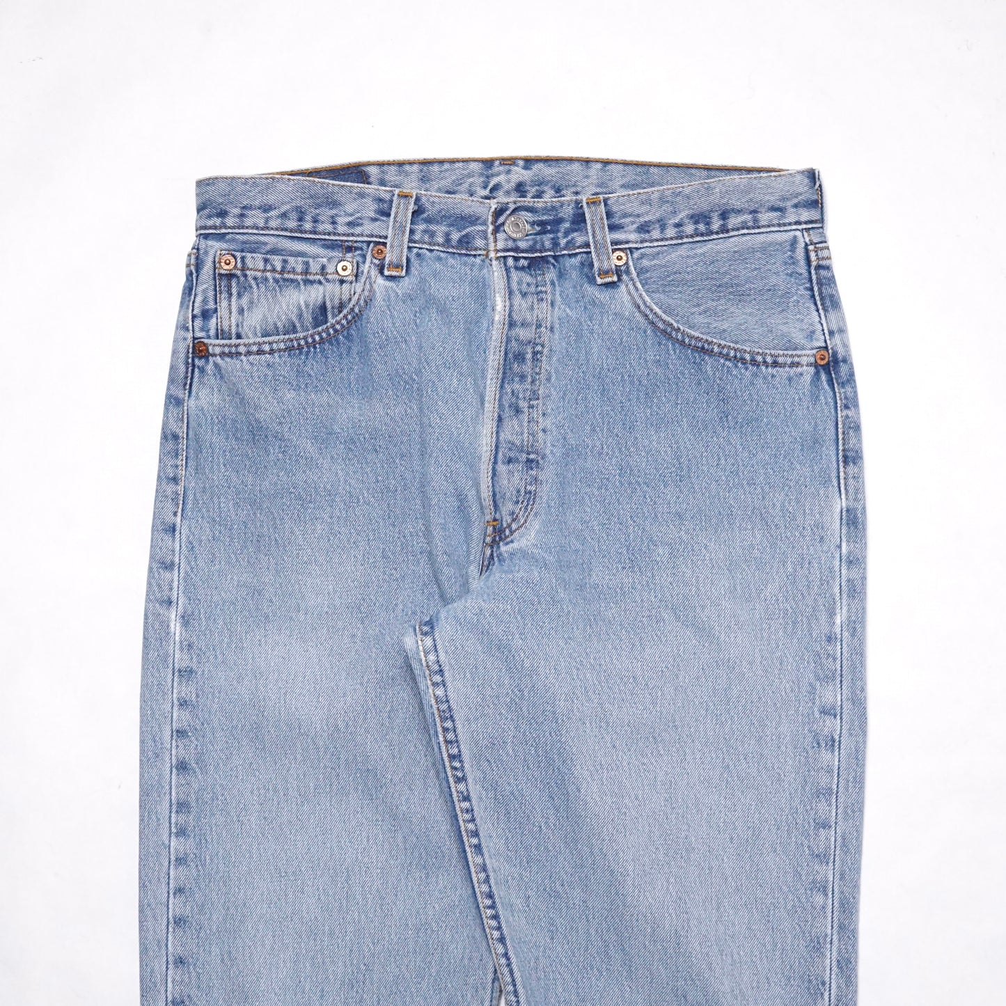 1990s Levi 501 “Light Wash” Size: 32W/32L