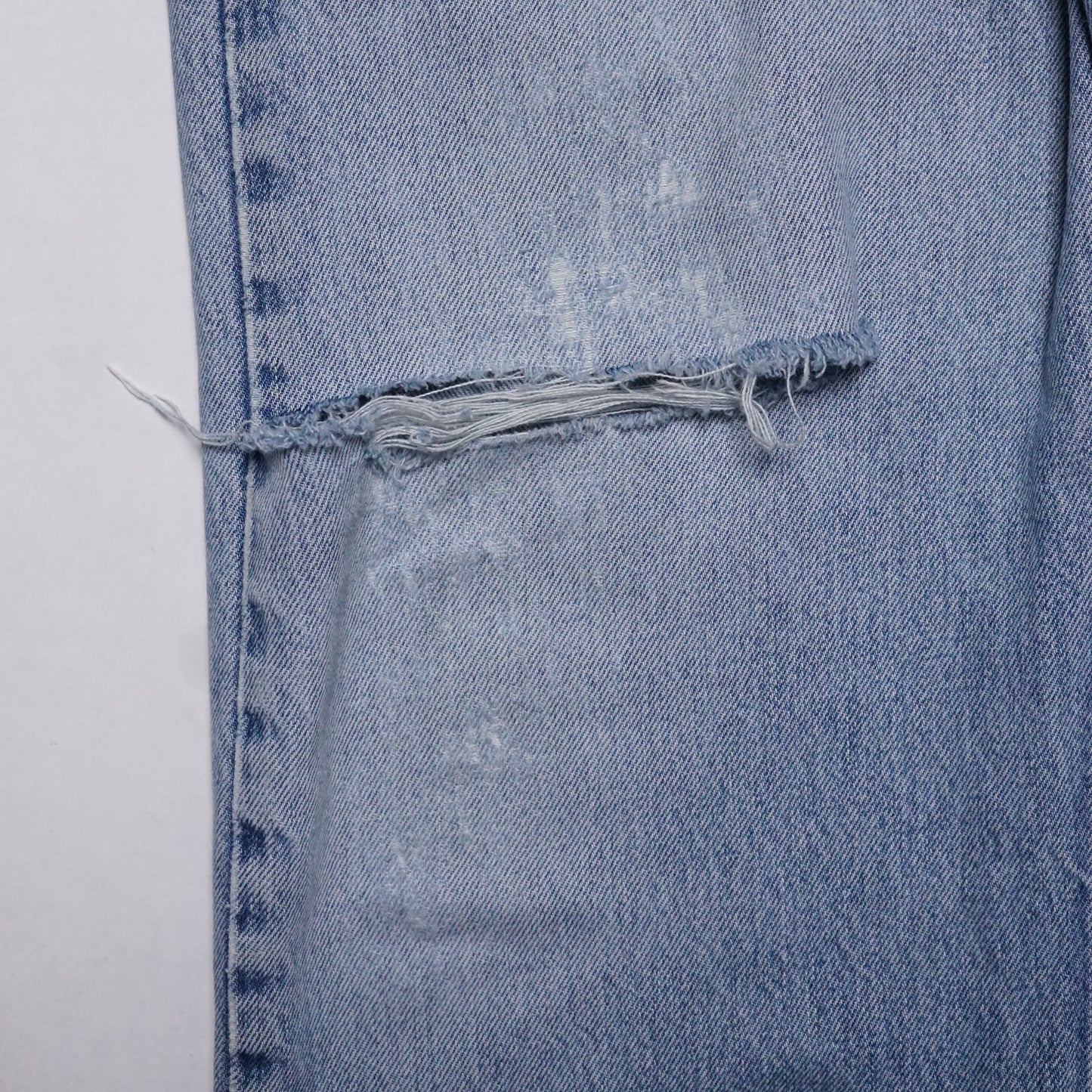 1990s Levi 559 Dry Goods "Light Wash" Size: 38W/34L