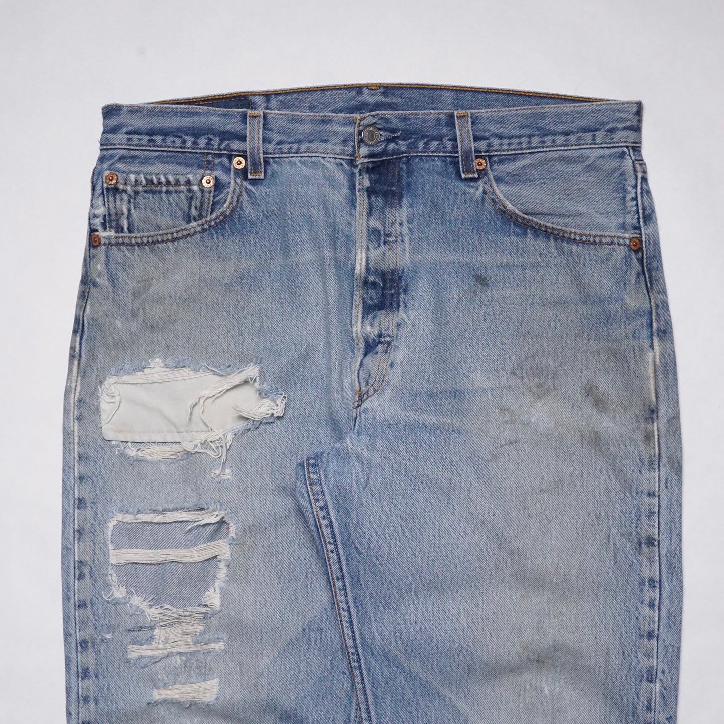 1990s Levi 501 "Distressed" Size: 34W/31L