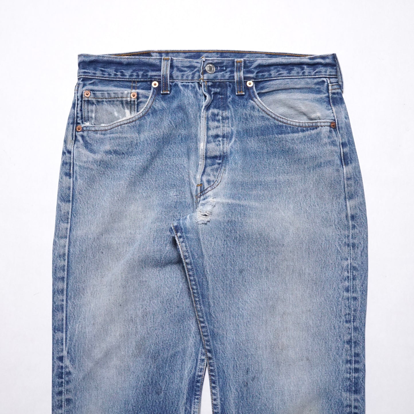 1990s Levi 501 "Light Wash" Size: 32W/28L