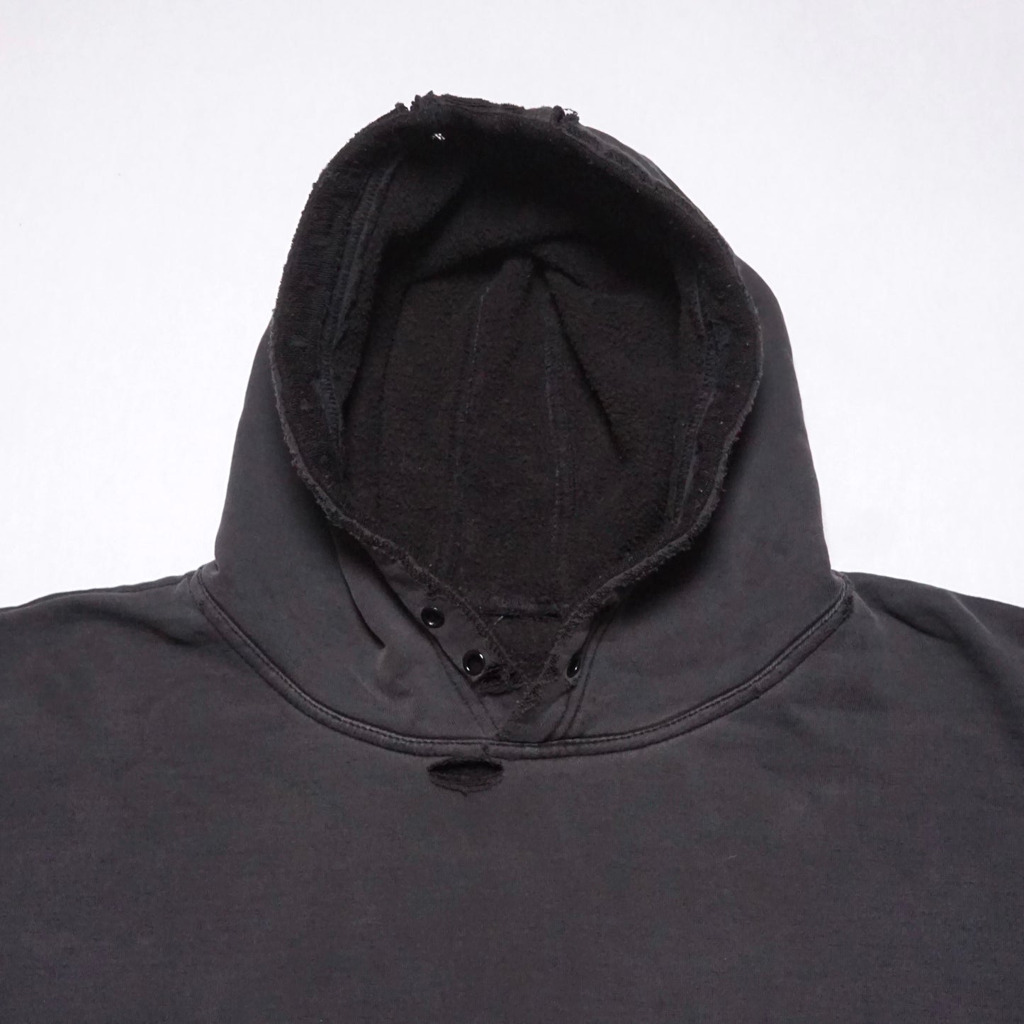 2000s Sweatshirt Hoodie "Thrashed" Size: L/XL