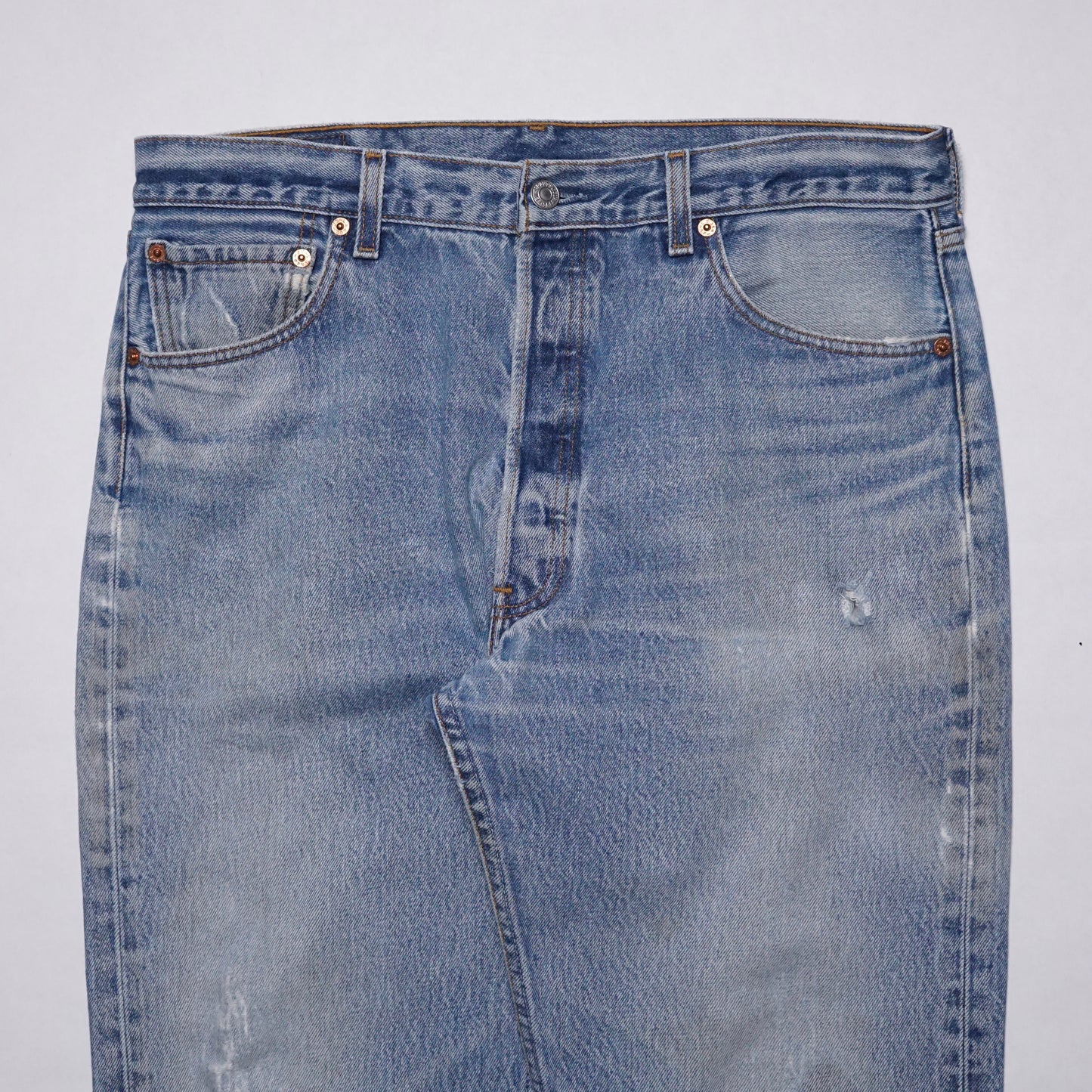 1990s Levi 501 "Light Wash" Size: 34W/31L