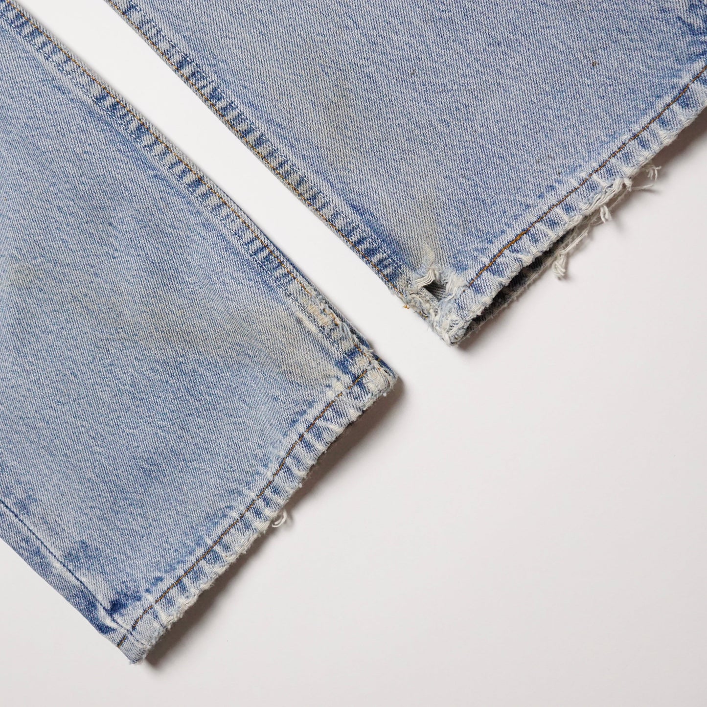 1990s Levi 501 "Light Wash" Size: 29W/30L