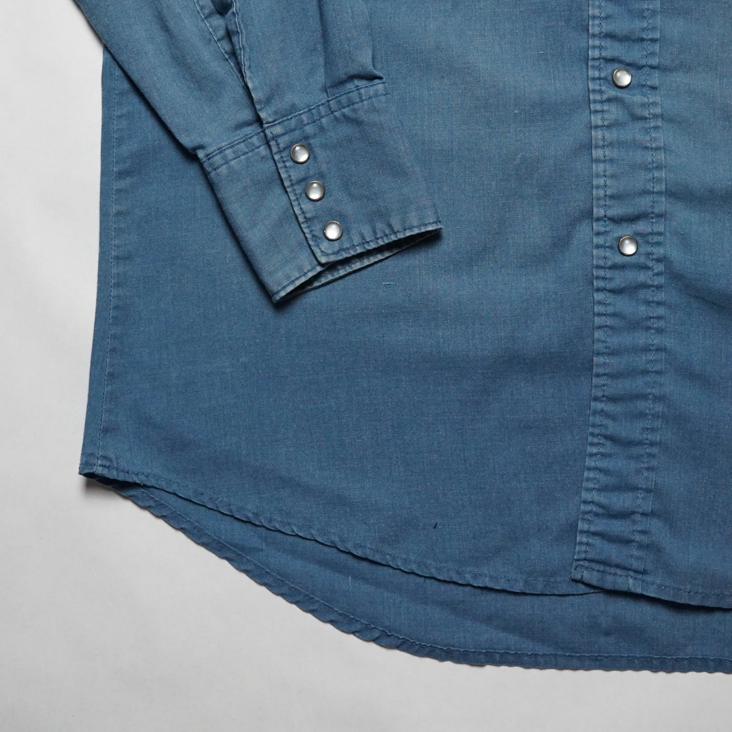 1970s Lee Pearl Snap "Blue" Size: L